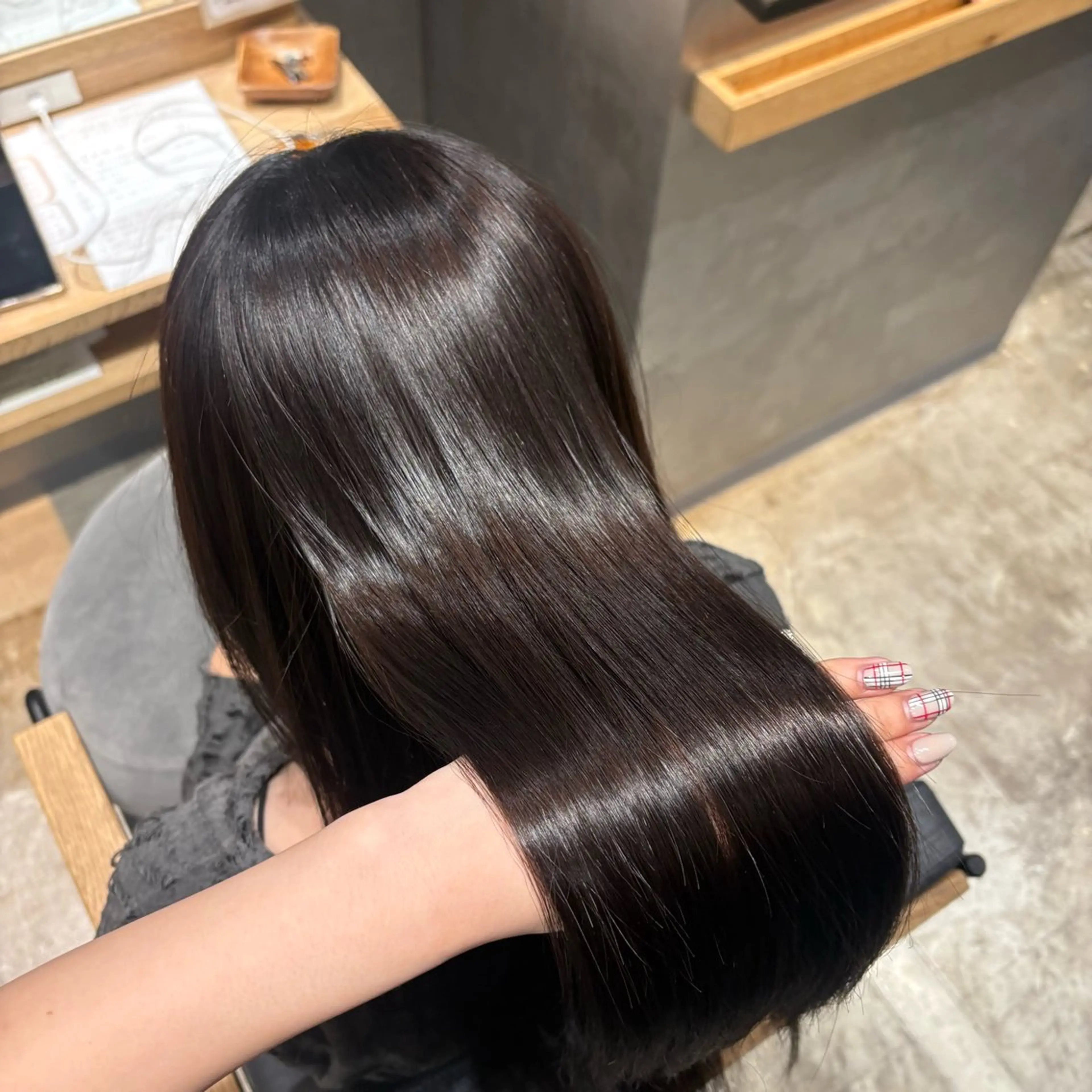 ロング 縮毛矯正 椋 愛穂のヘアスタイル