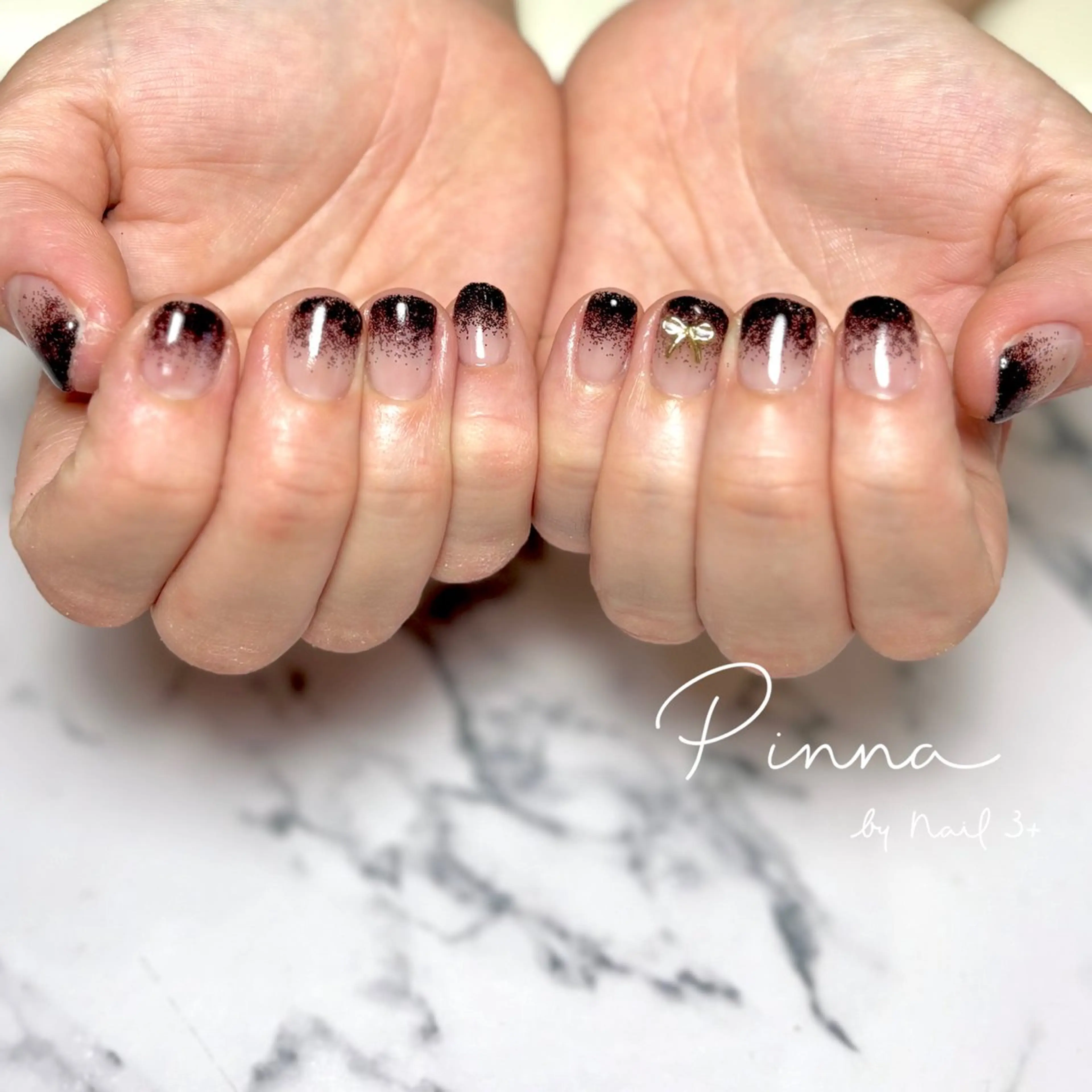 ネイル グラデーション キラキラネイル ラメ(グリッター) ラメグラデーション Pinna by nail3+所属・Mayu 🌷🦋のネイルデザイン