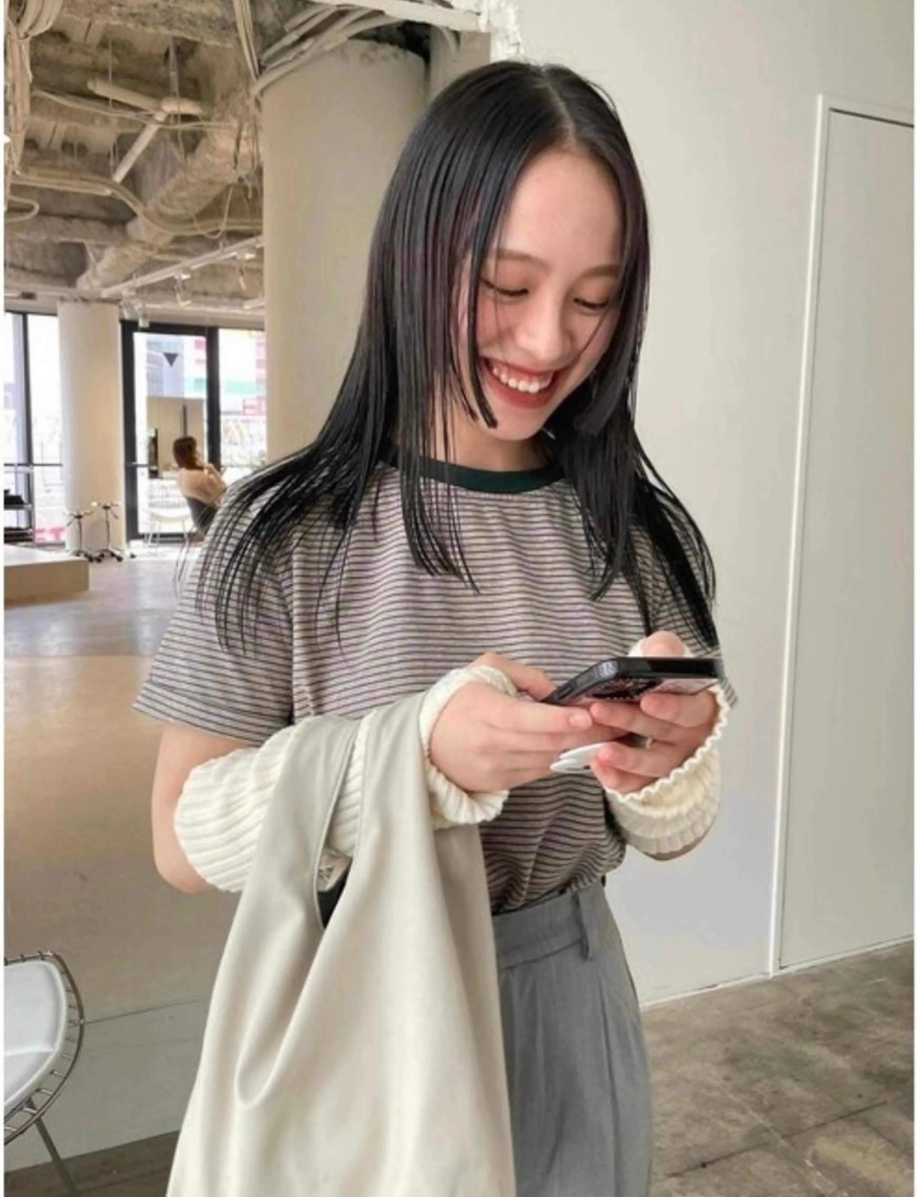 セミロング カラー ヘアカラー 縮毛矯正 トリートメント 髪質改善ストレート/ 東徳嶺 みくのヘアスタイル