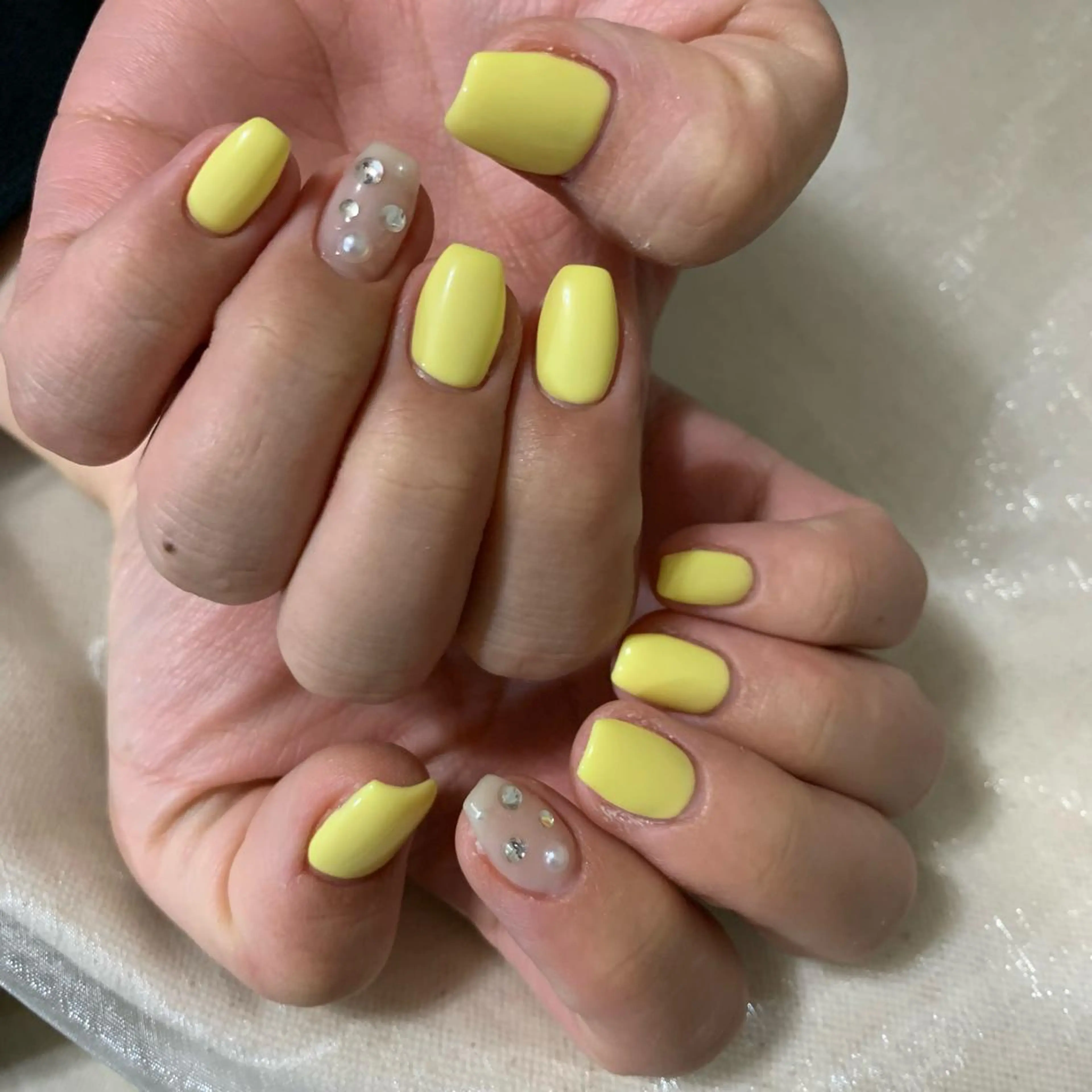 ネイル repos~ルポ~所属・里見 麗のネイルデザイン