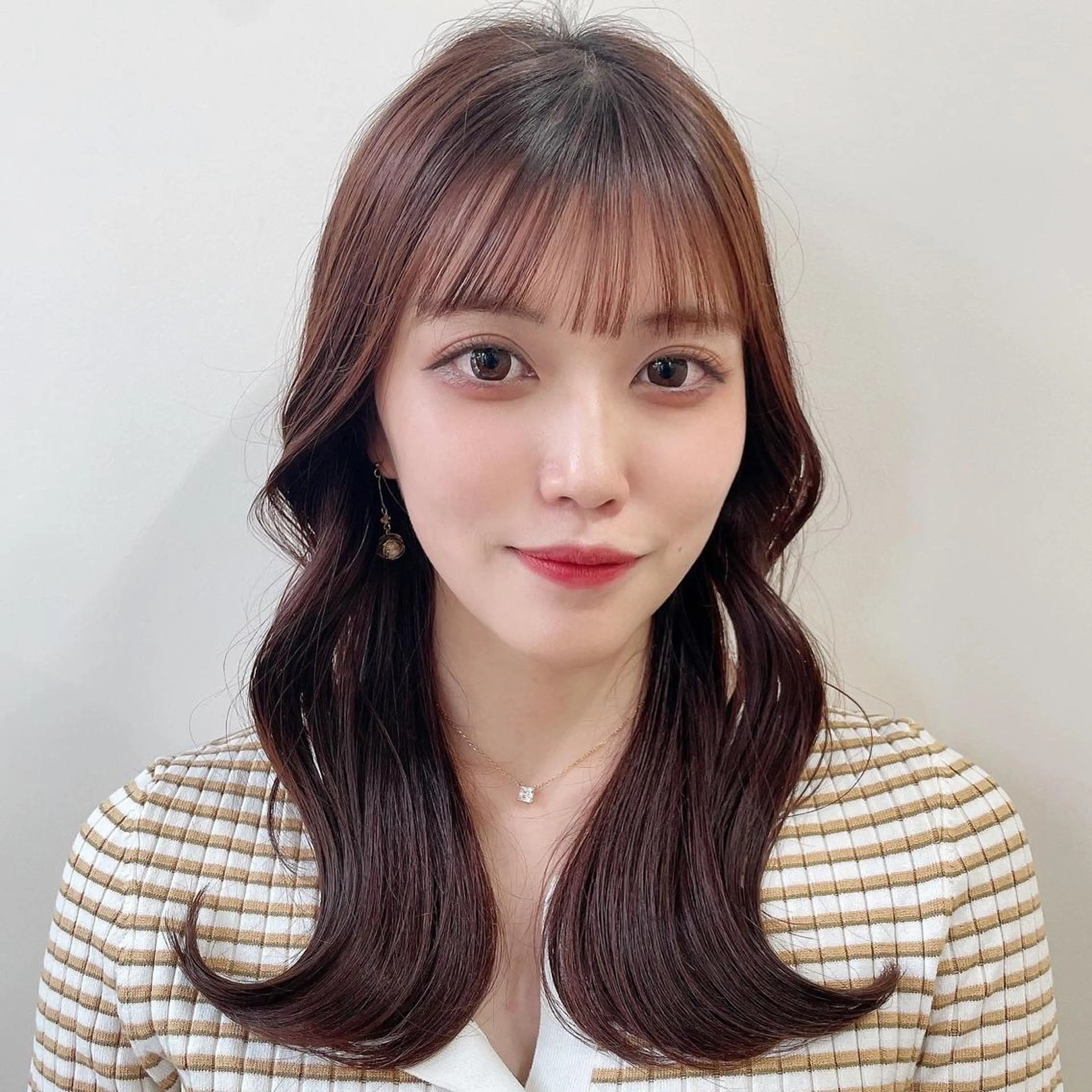 ミディアム カラー ブラウンカラー ピンクカラー ピンクブラウン ヨシンモリ シースルーバング ❤️ショートカット ・顔周りカット❤️のヘアスタイル