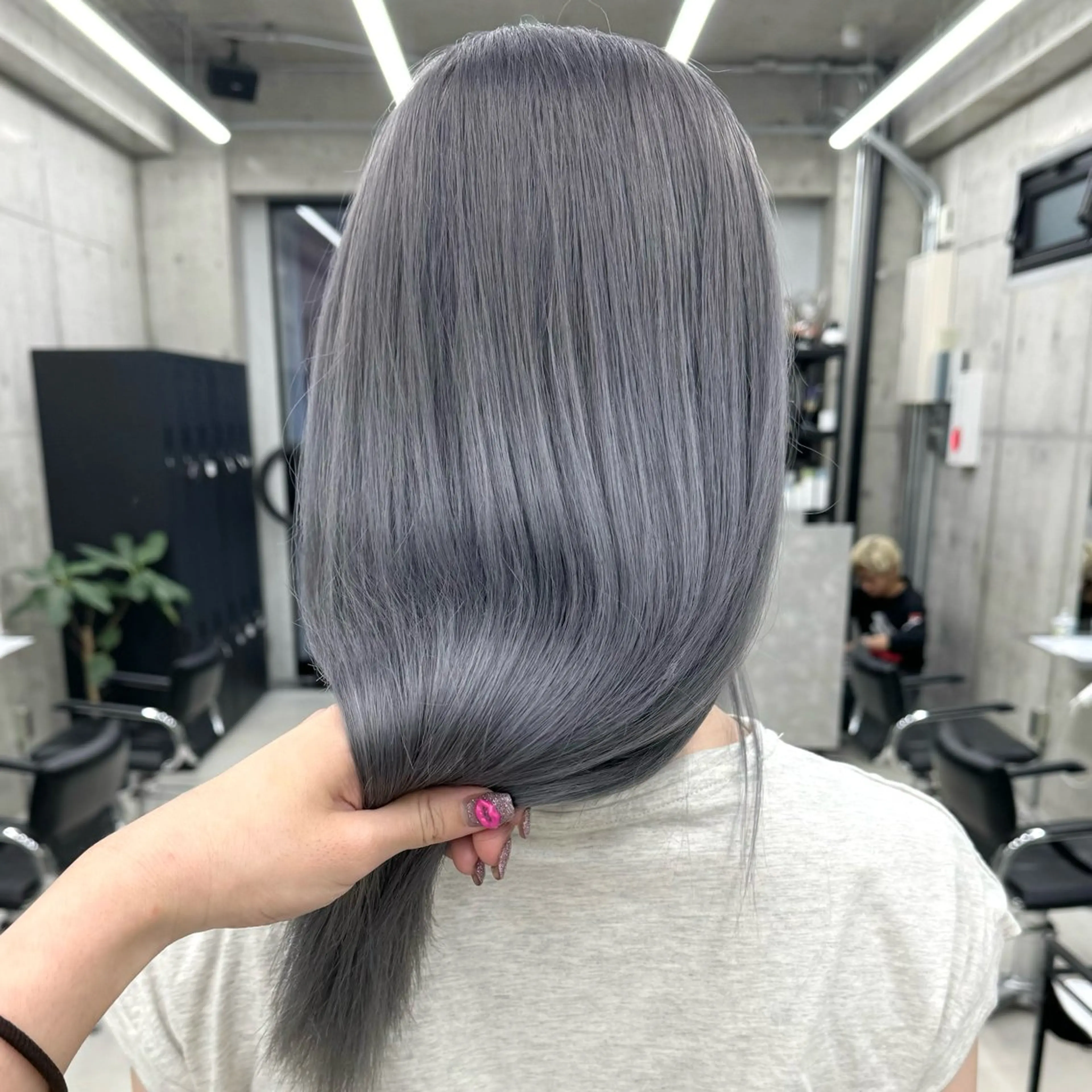 ロング カラー ブルーカラー シルバー ヘアカラー LINOET名古屋所属・齋藤 梨乃のヘアスタイル