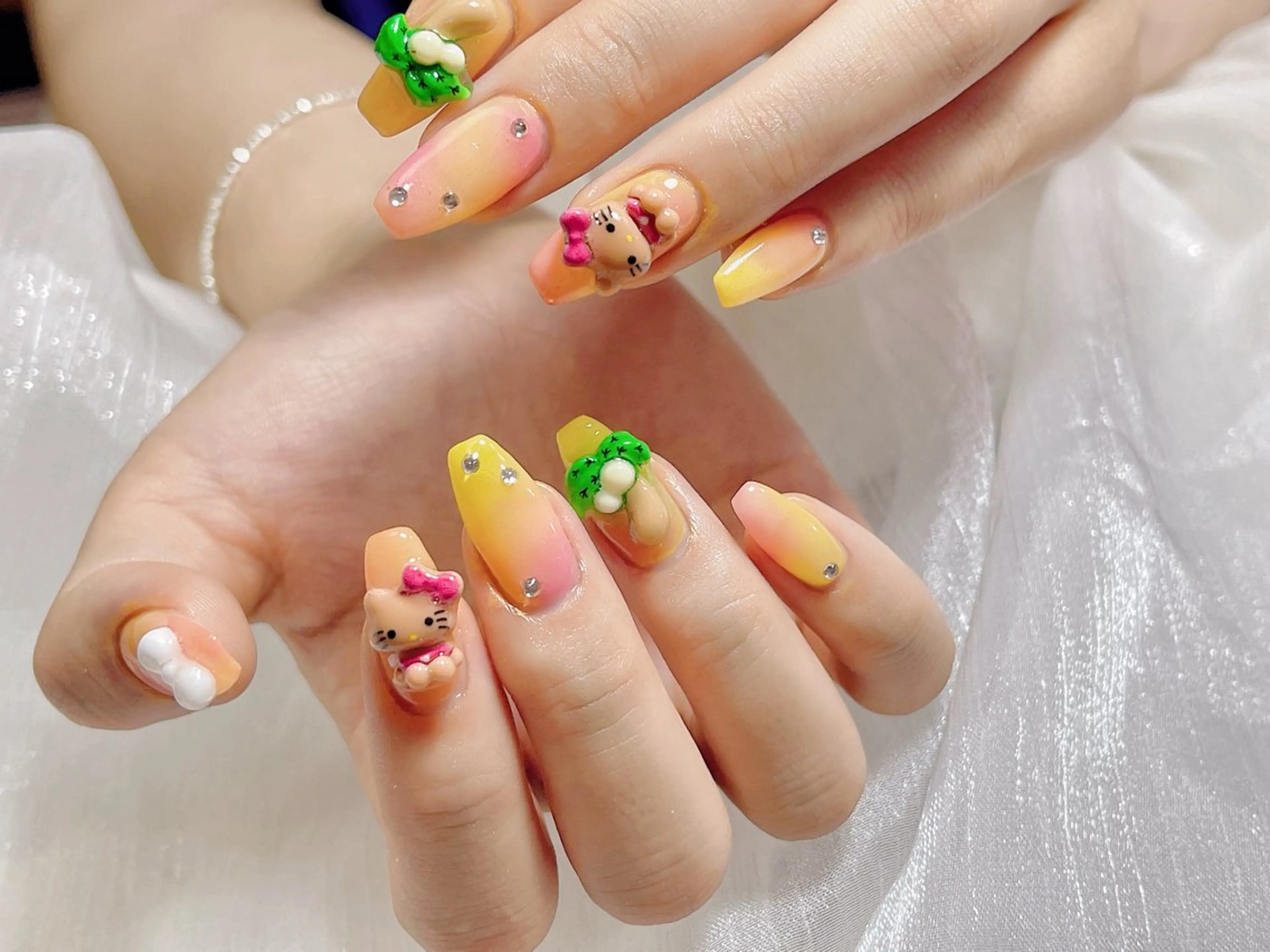 ネイル ハンドネイル 🎀ネイルサロン エクラYUI🎀のネイルデザイン