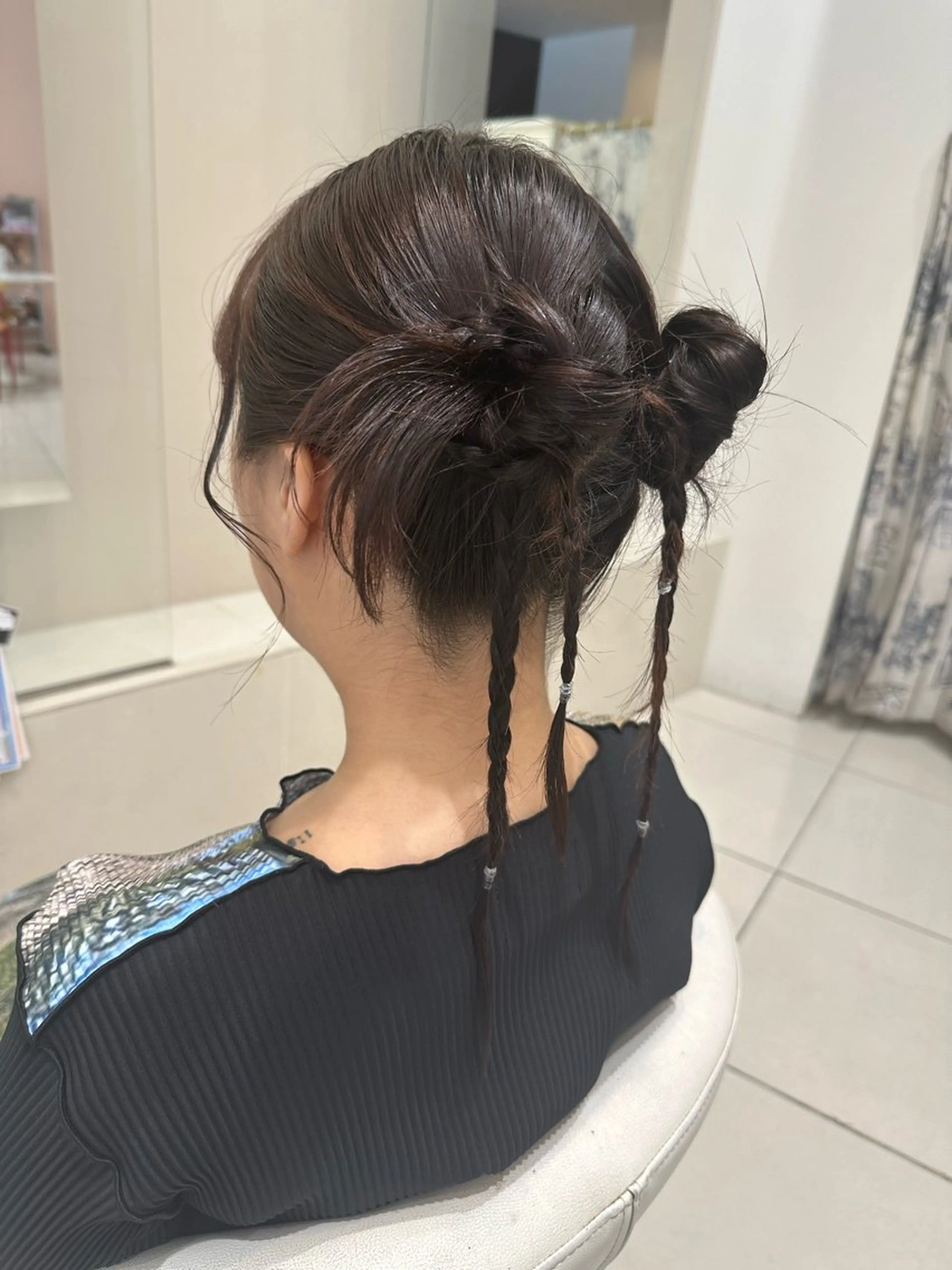 ヘアアレンジ ヘアセット 艶髪/ブリーチなし Wカラー🌺yuiのヘアスタイル