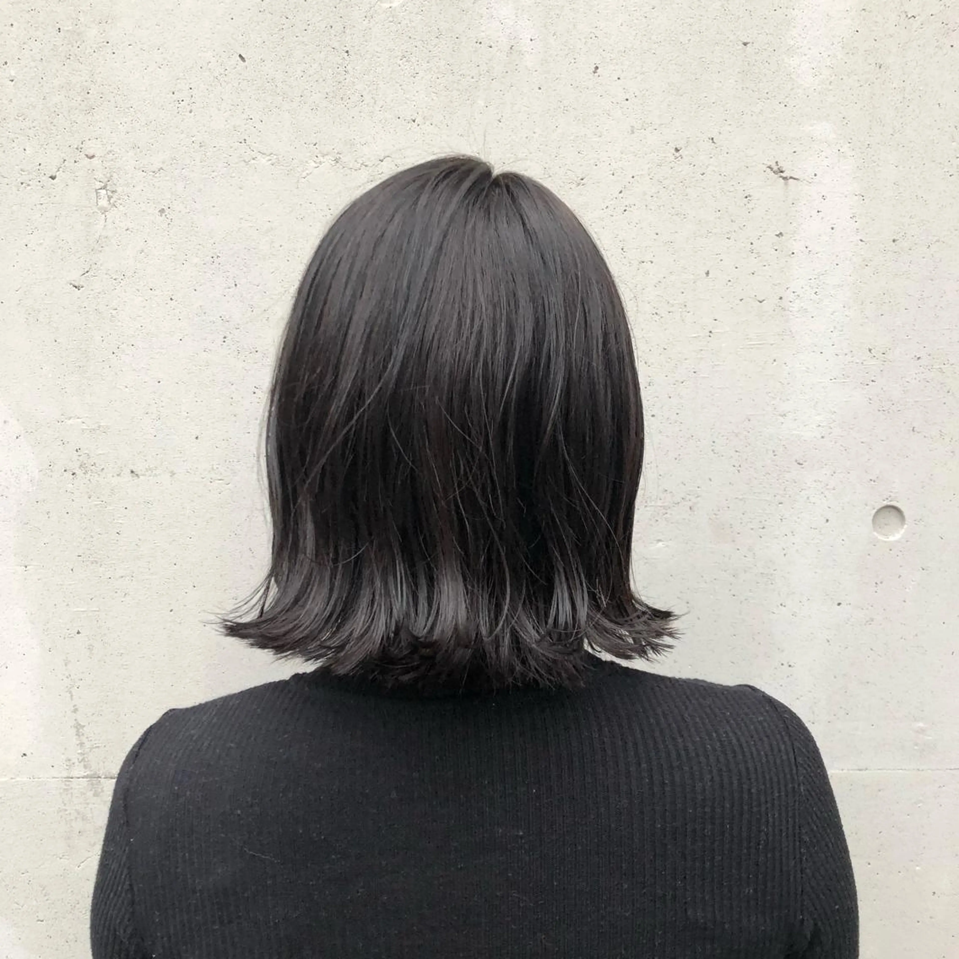 ミディアム カラー 切りっぱなしボブ グレージュ ボブ カット ヘアカラー トリートメント 酸性縮毛矯正🧴韓国 レイヤー/髪質改善のヘアスタイル