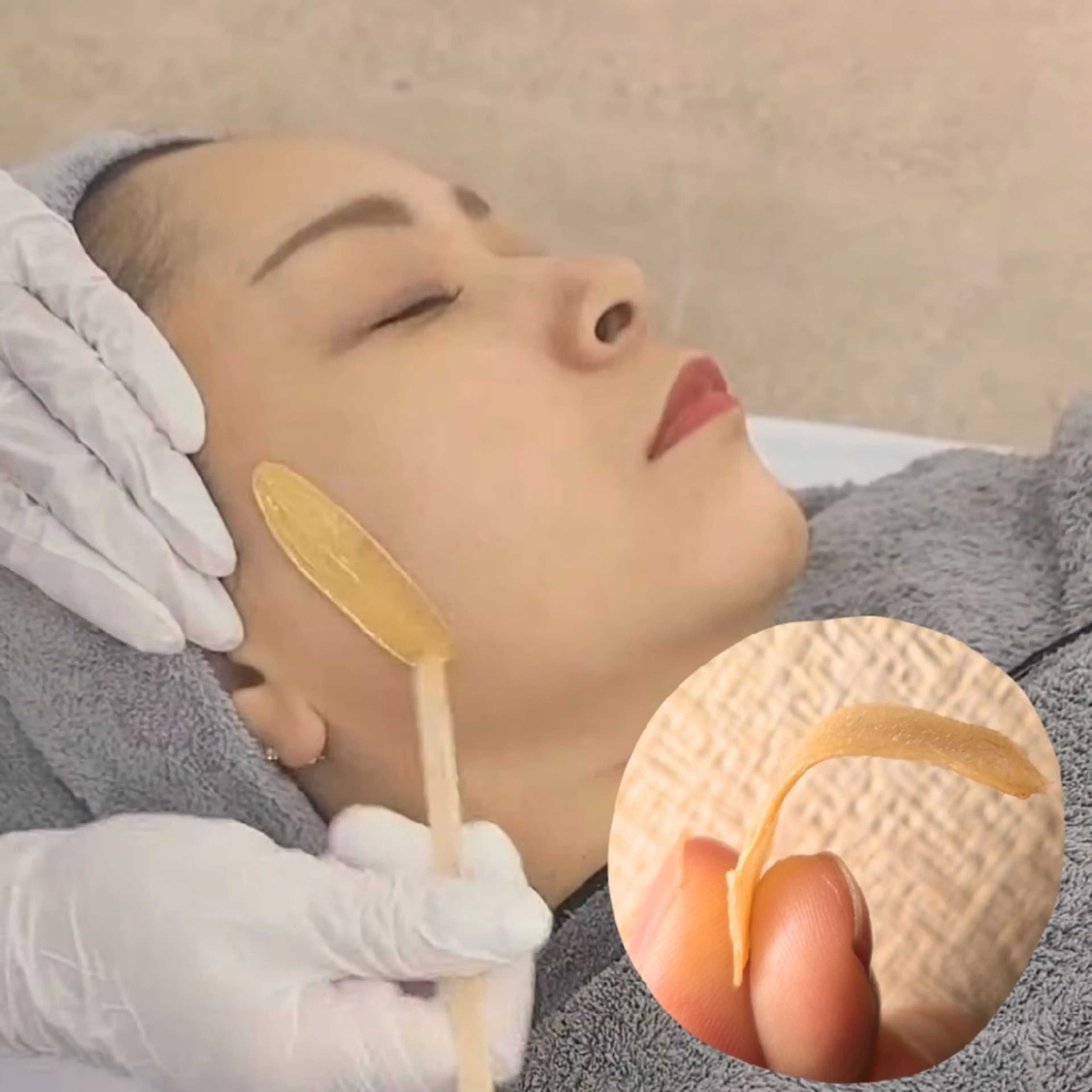 FaceWax　お肌の産毛をとってツルツルお肌のトーンUPに♪　※男性の髭脱毛は不可　髭以外のFaceはOKです😊の写真