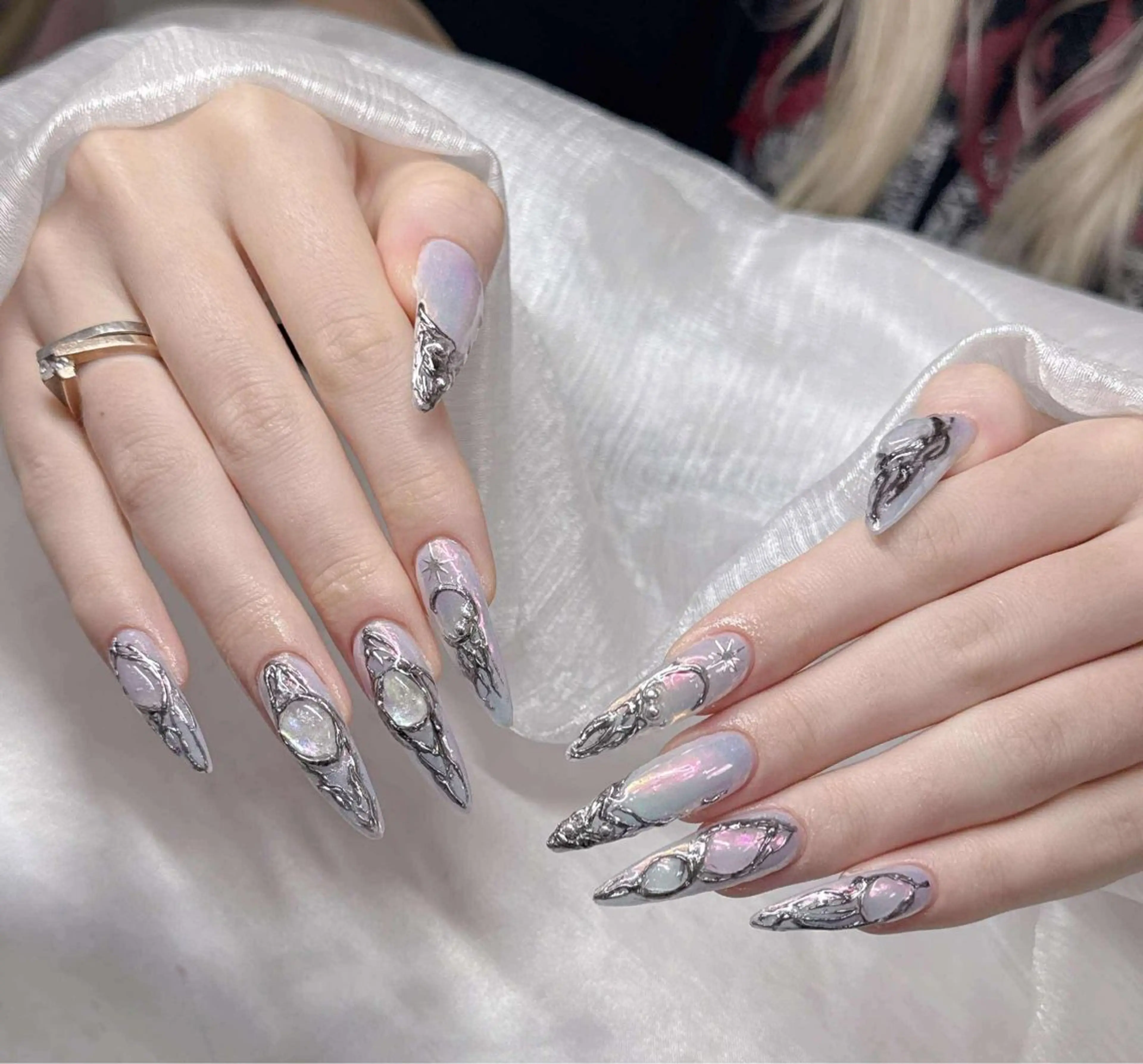 ネイル 長さ出し グラデーション 卒業式 キラキラネイル マグネットネイル ハンドネイル Lee Nailsのネイルデザイン