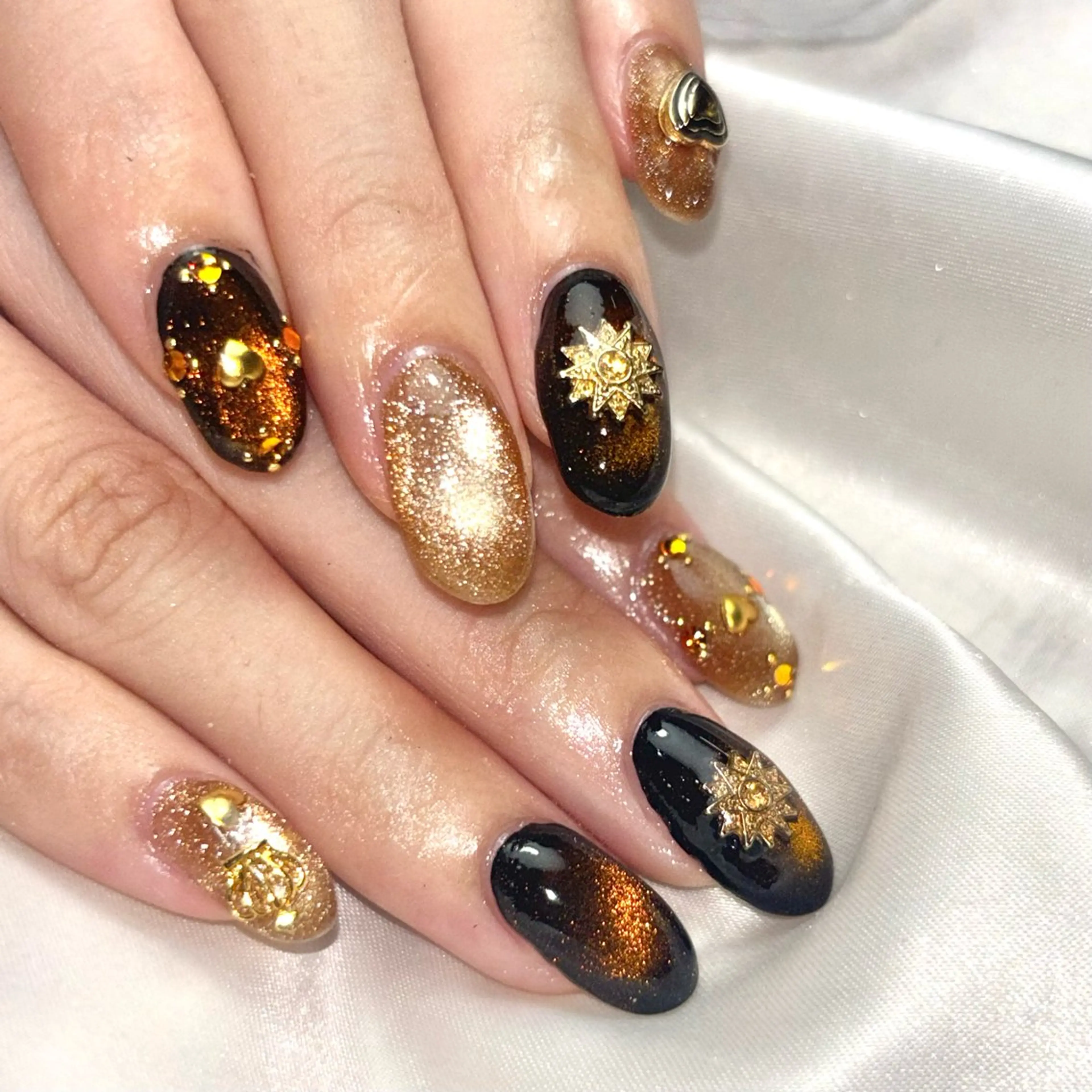 ネイル マグネットネイル オレンジ Ray nail   WAKA️🫧のネイルデザイン