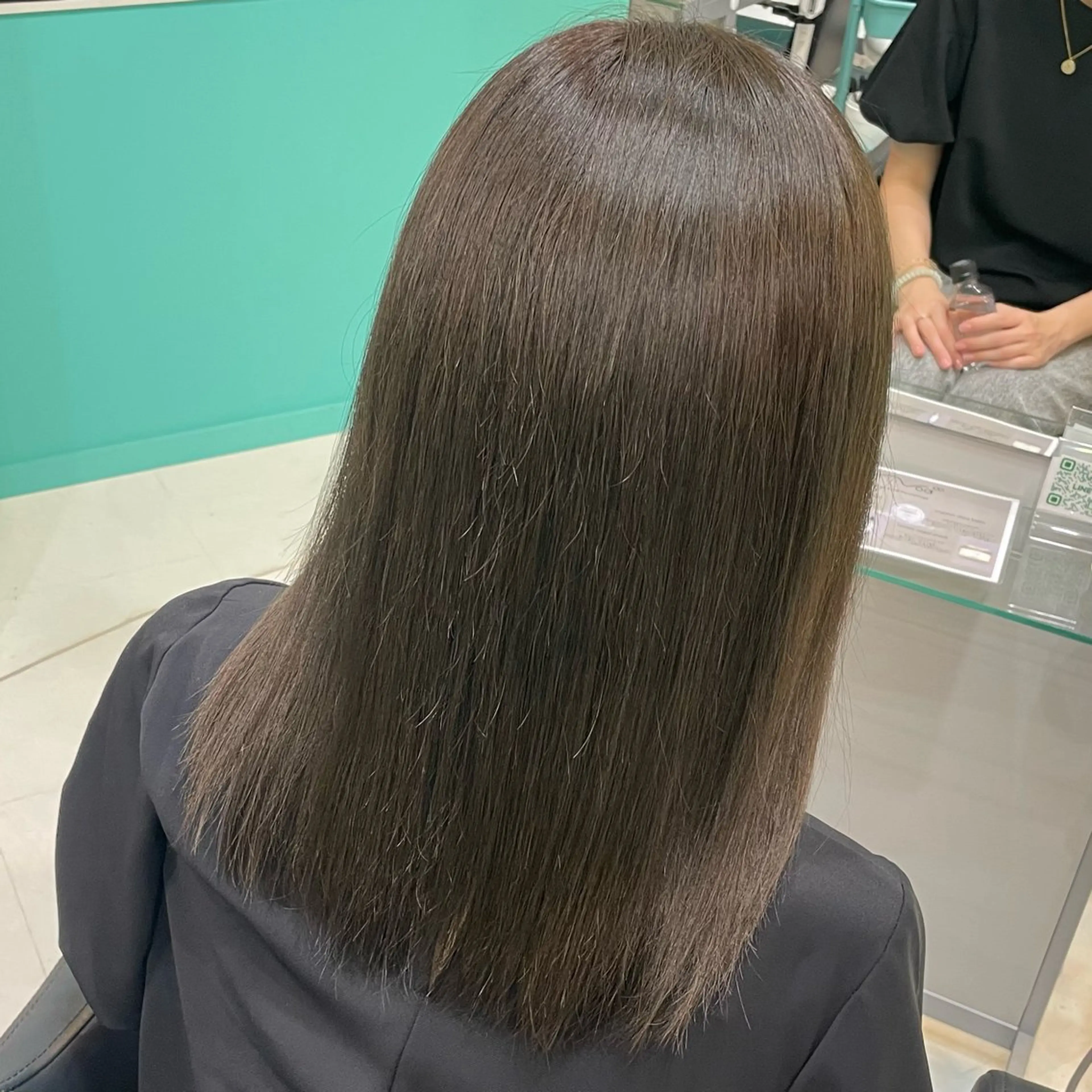 ミディアム カラー グレージュ オリーブグレージュ オリーブグレー ヘアカラー トリートメント Natsuki🤍 透明感×艶カラー🫧のヘアスタイル