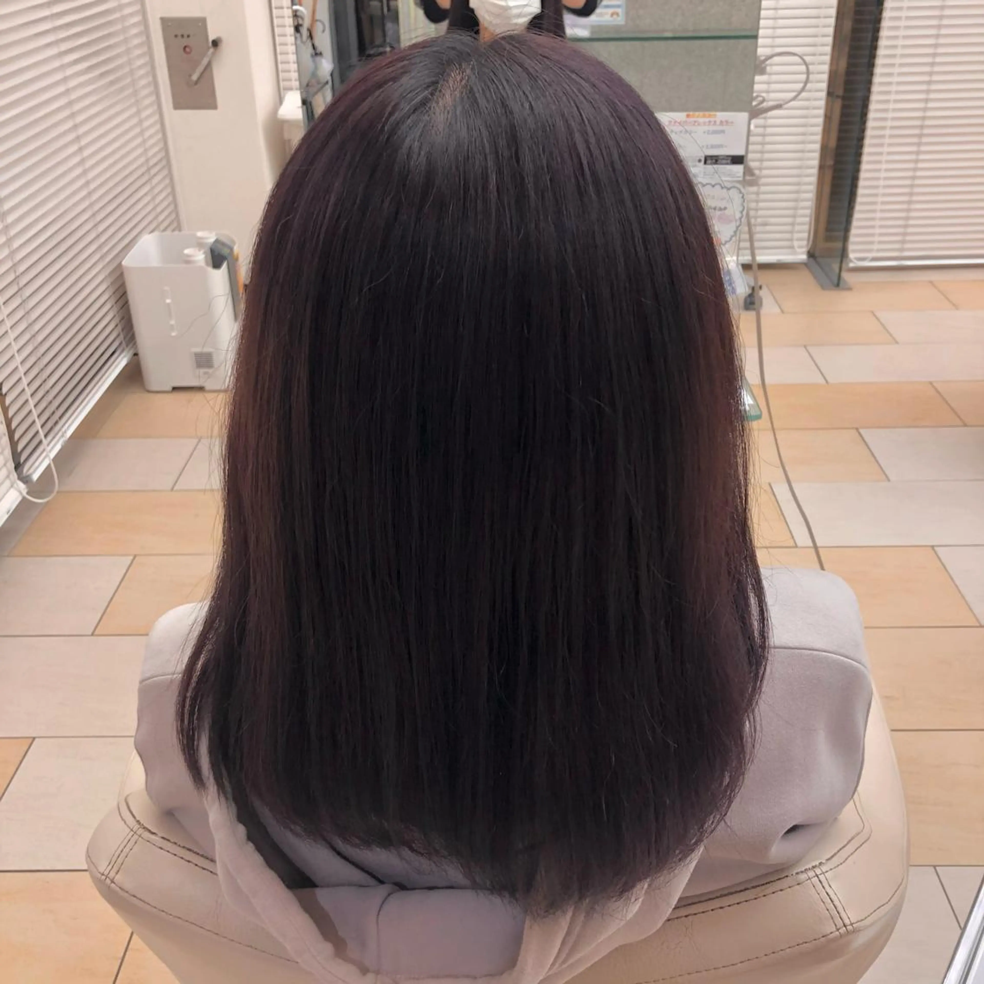 セミロング パープルカラー 有賀 佑葵のヘアスタイル