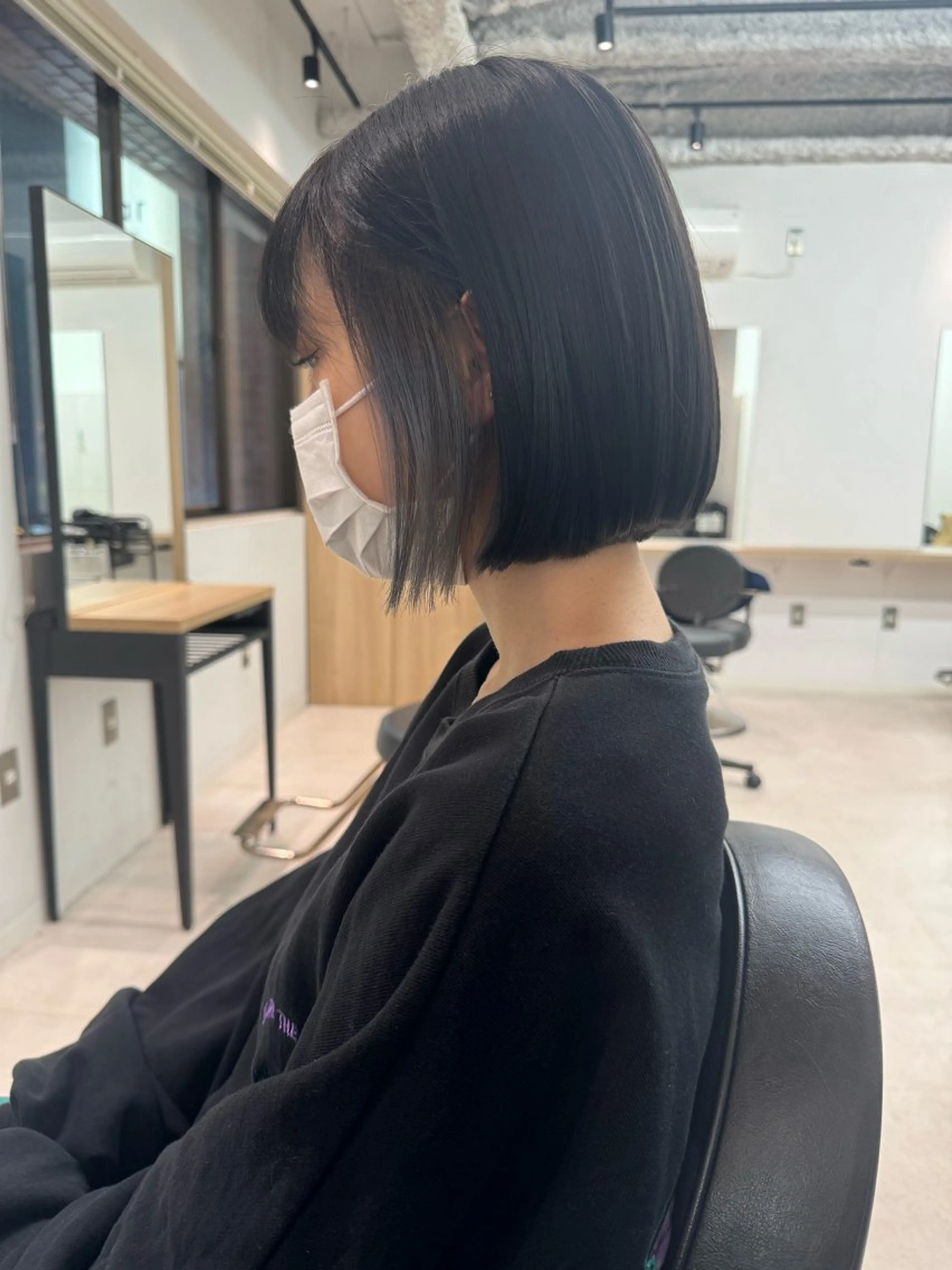 ショート ボブ 外ハネヘア カット ヘアカラー lar 立川南口所属・レイヤーボブ/ボブ 仲川和人のヘアスタイル