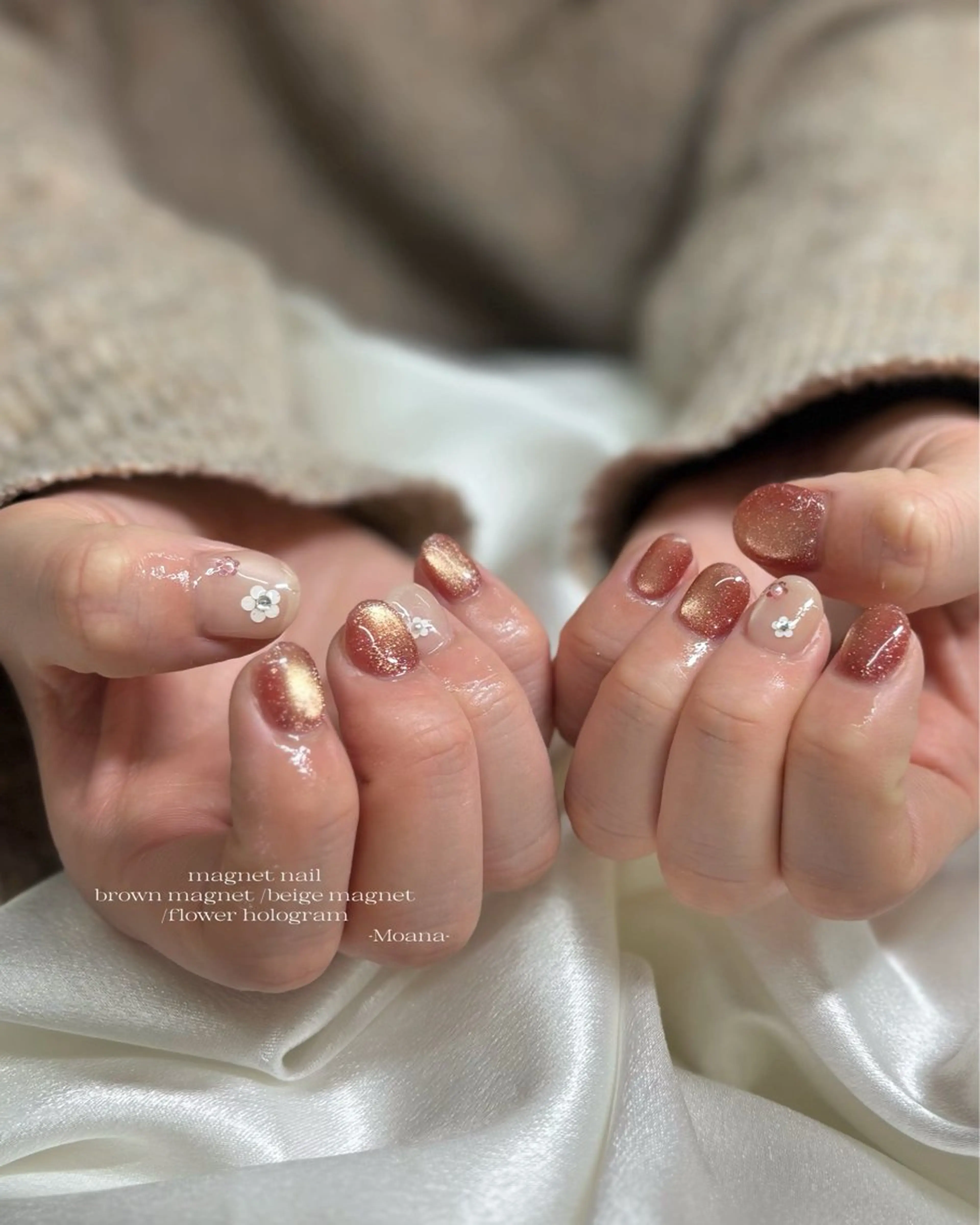 ネイル ブラウン フラワーネイル ホログラムネイル マグネットネイル 春ネイル ハンドネイル Moana nail Hiyoriのネイルデザイン