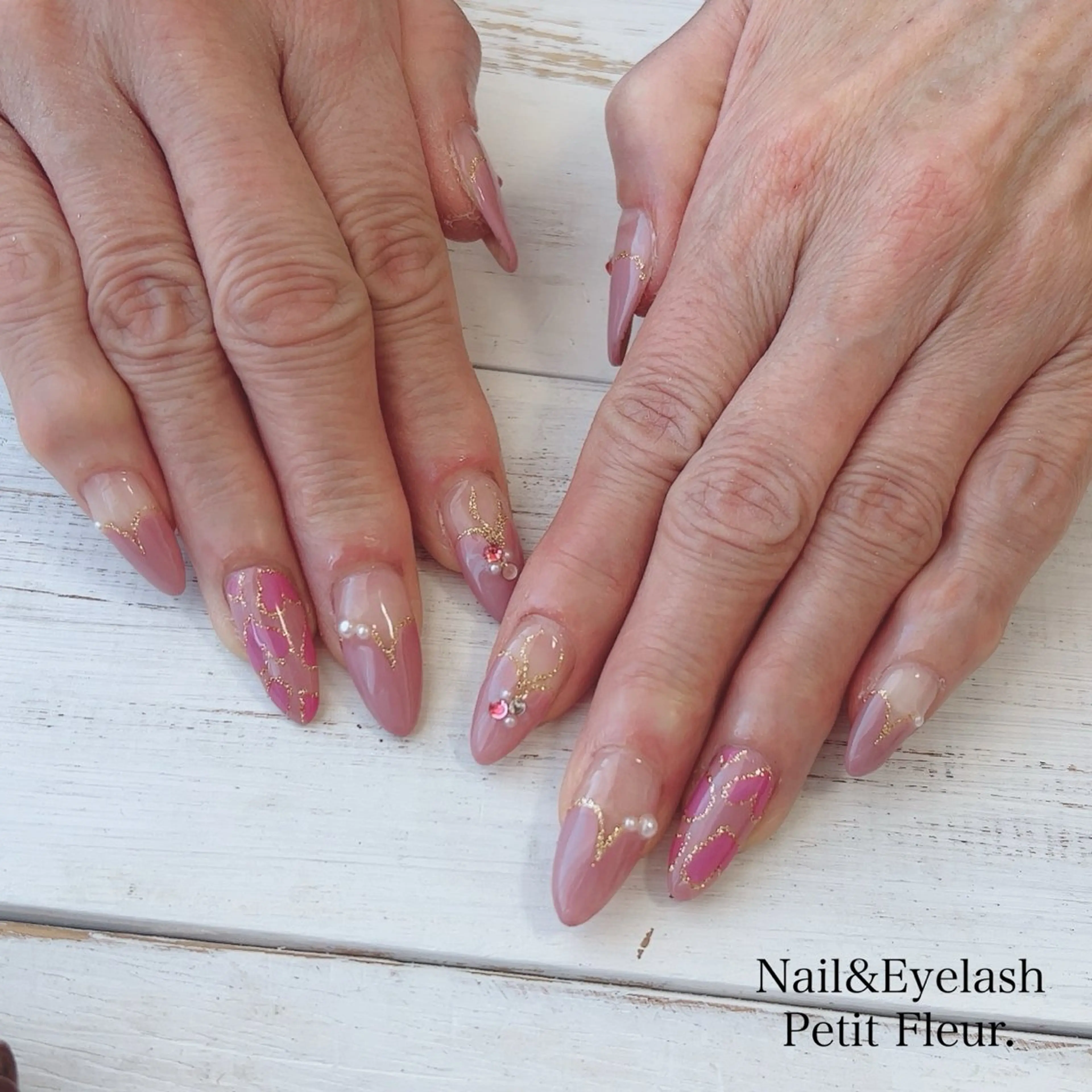 ネイル Petit Fleur所属・青柳 亜梨奈のマツエク・マツパデザイン