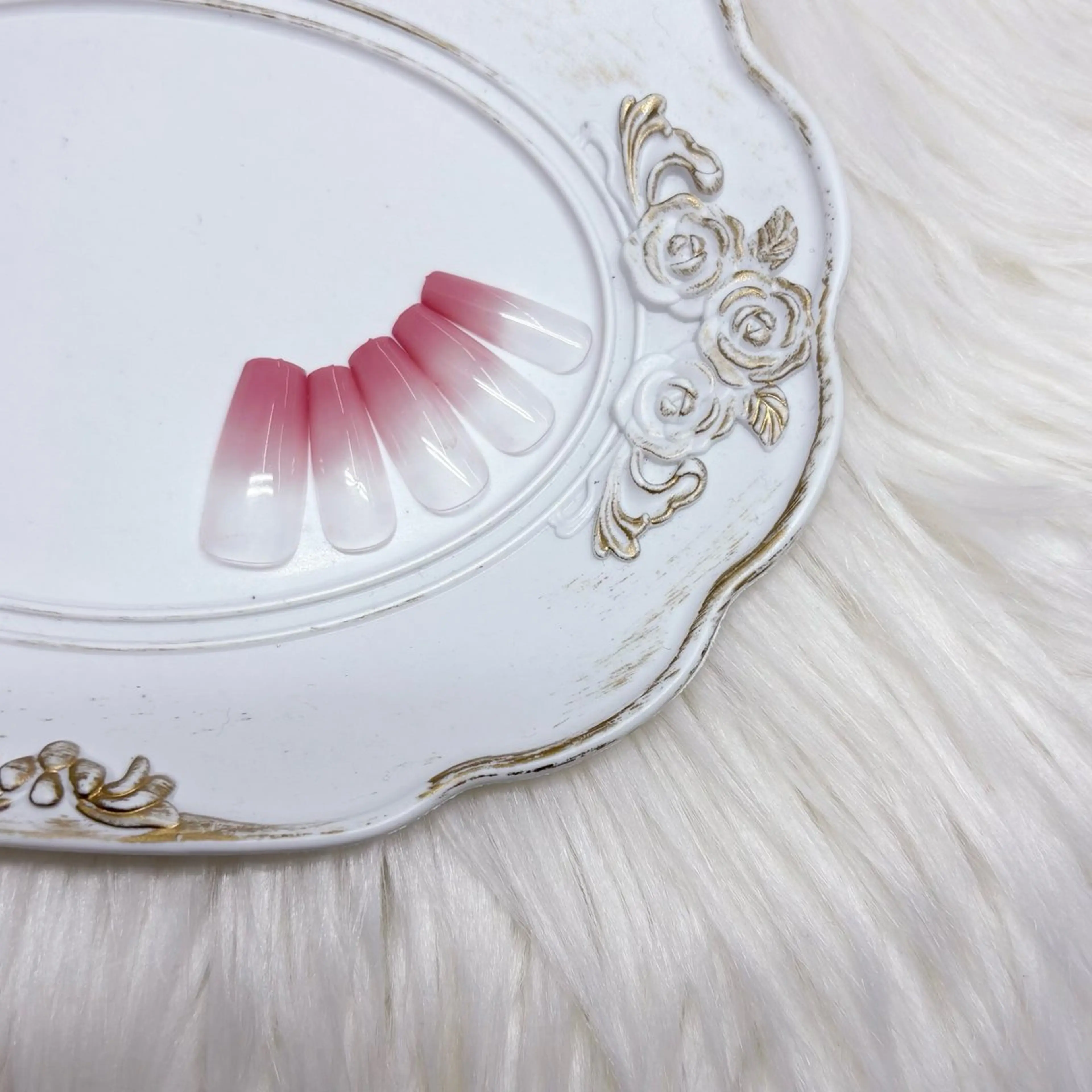 ネイル ブルー グラデーション ピンク エリクサーネイル池袋店所属・エリクサーネイル池袋 師井のネイルデザイン