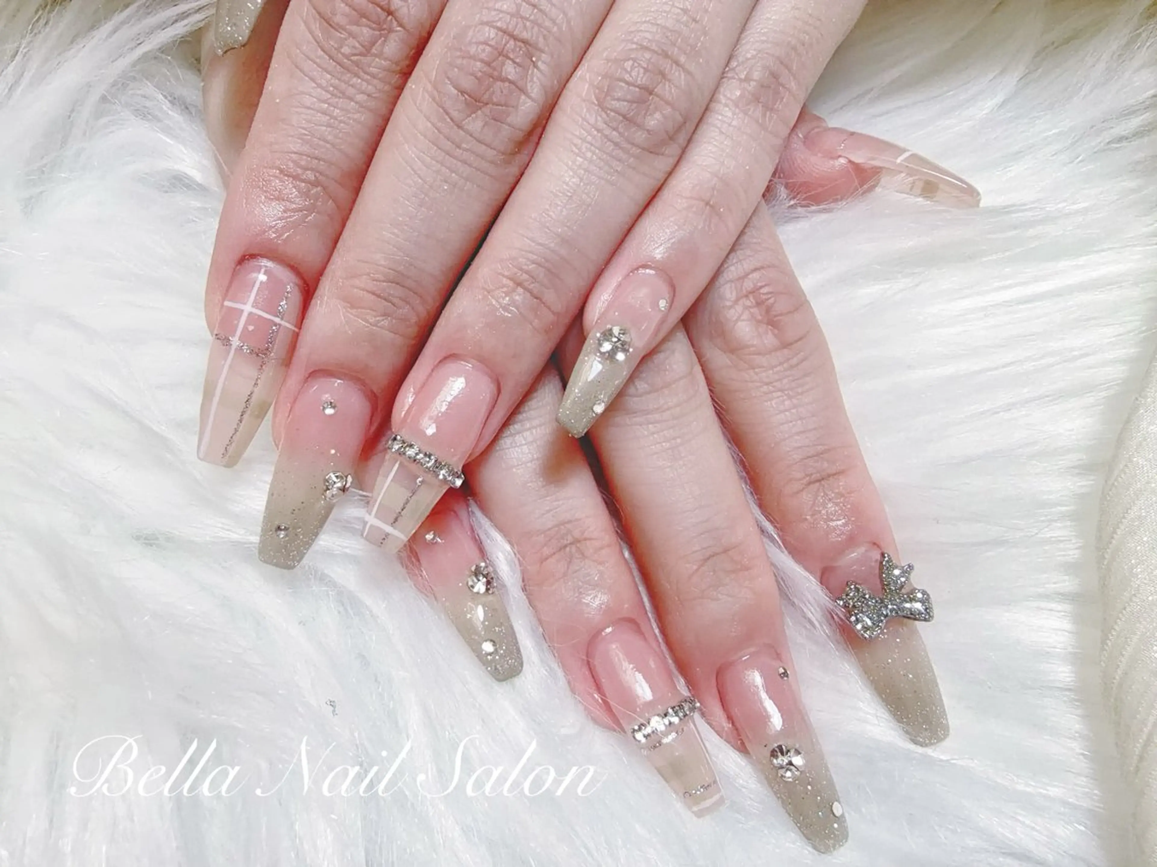 ネイル ハンドネイル Bella Nail Salonパラジェルのネイルデザイン