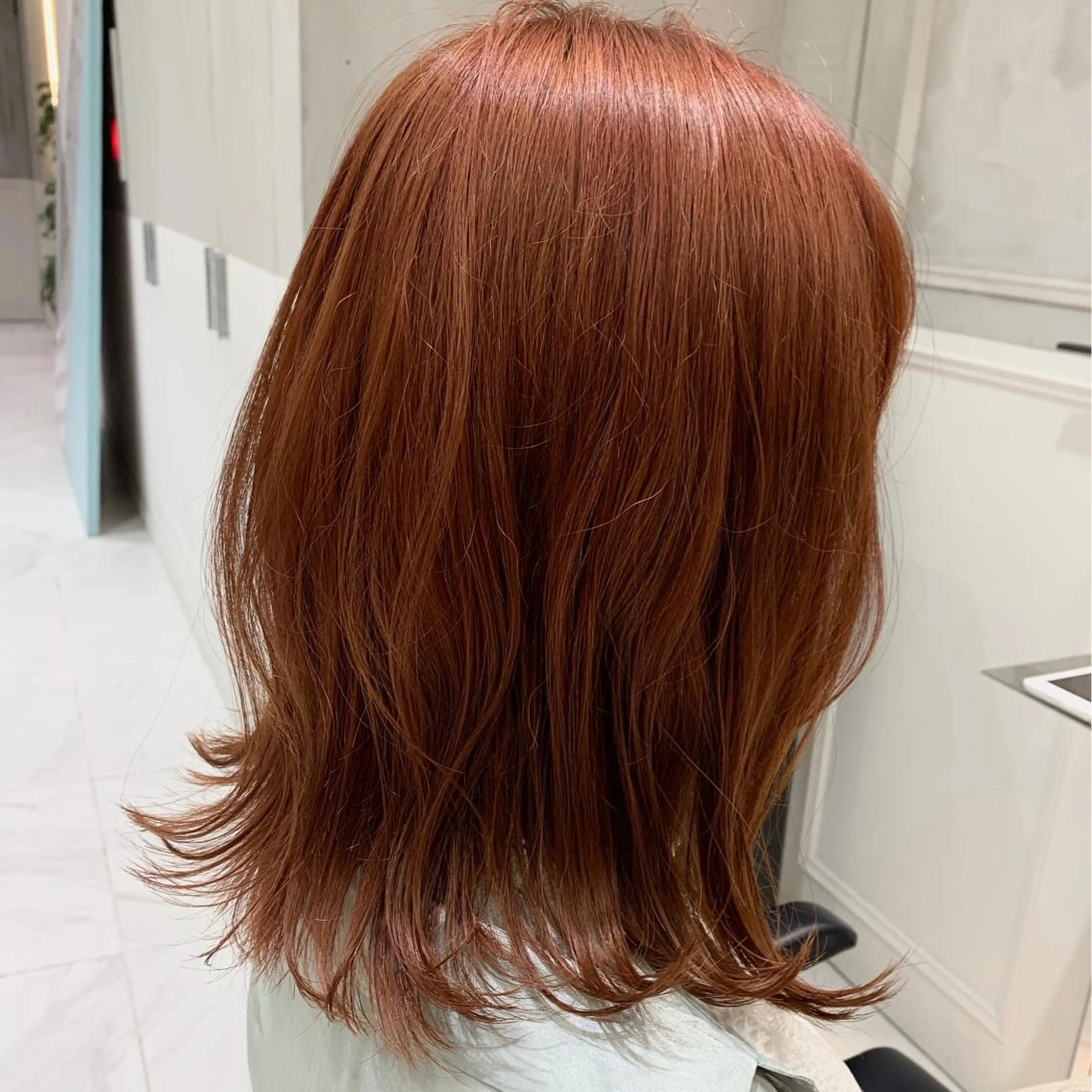 ミディアム カラー ベージュカラー ブリーチ オレンジ オレンジベージュ ヘアカラー minami🪷 暖色カラーのヘアスタイル