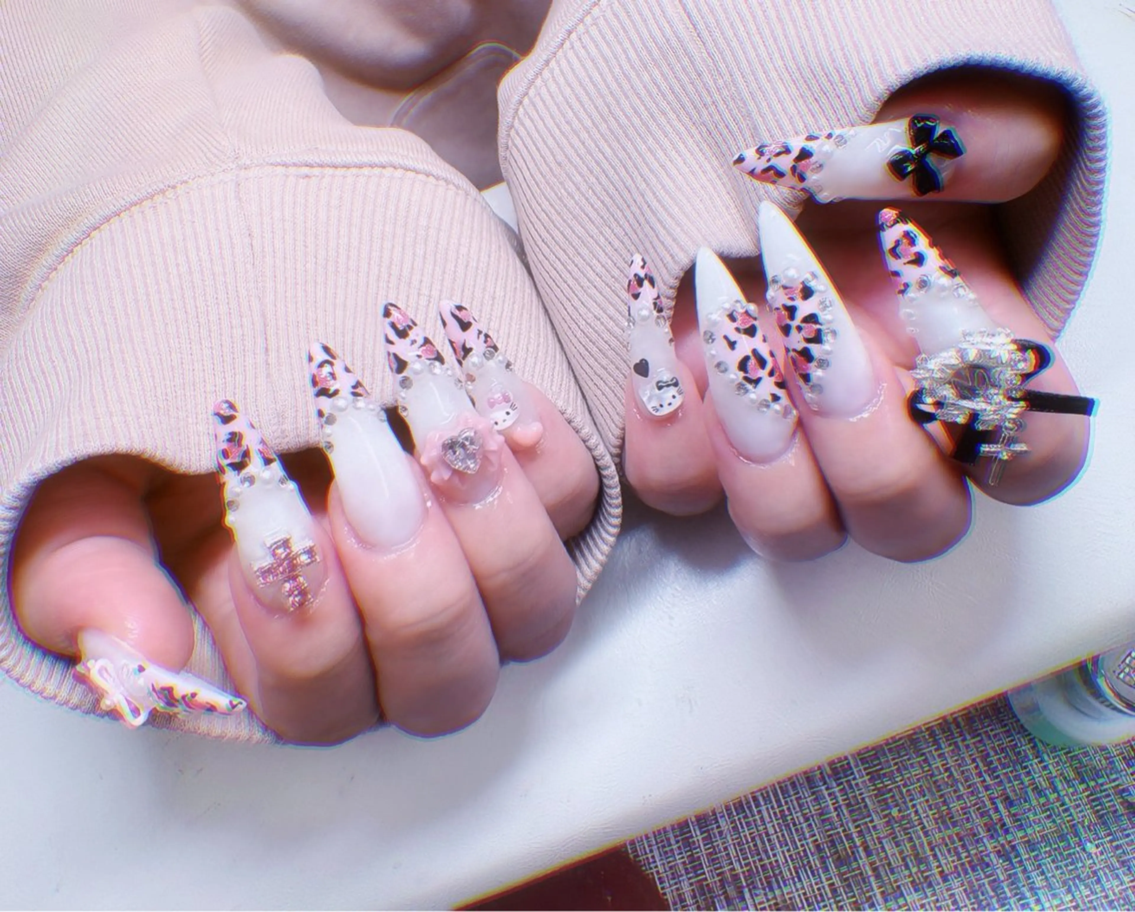 ネイル フレンチネイル ジェルネイル ガラスフレンチ ハロウィン ハート H.baby Nail Salonのネイルデザイン