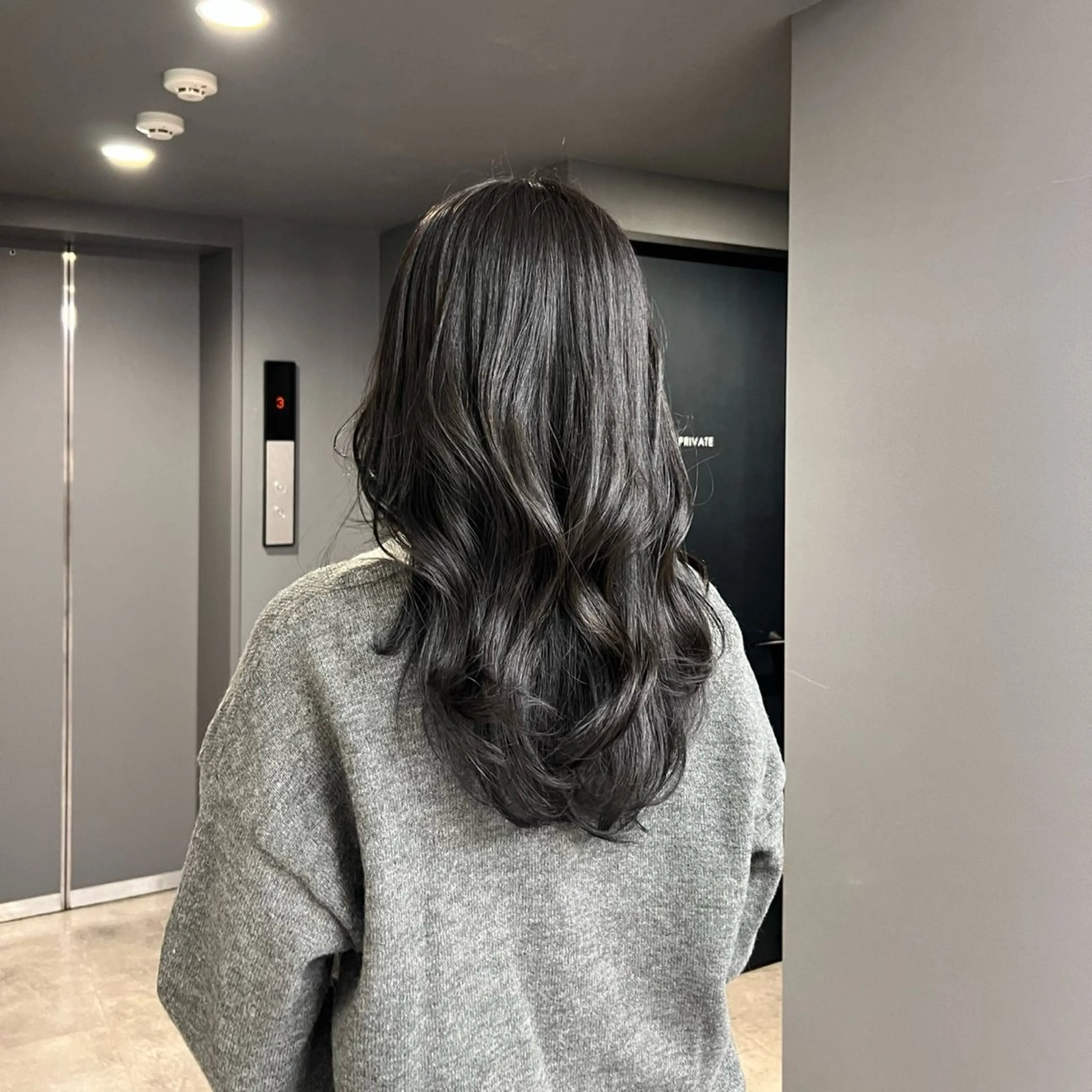 カラー 真下 瑞歩のヘアスタイル