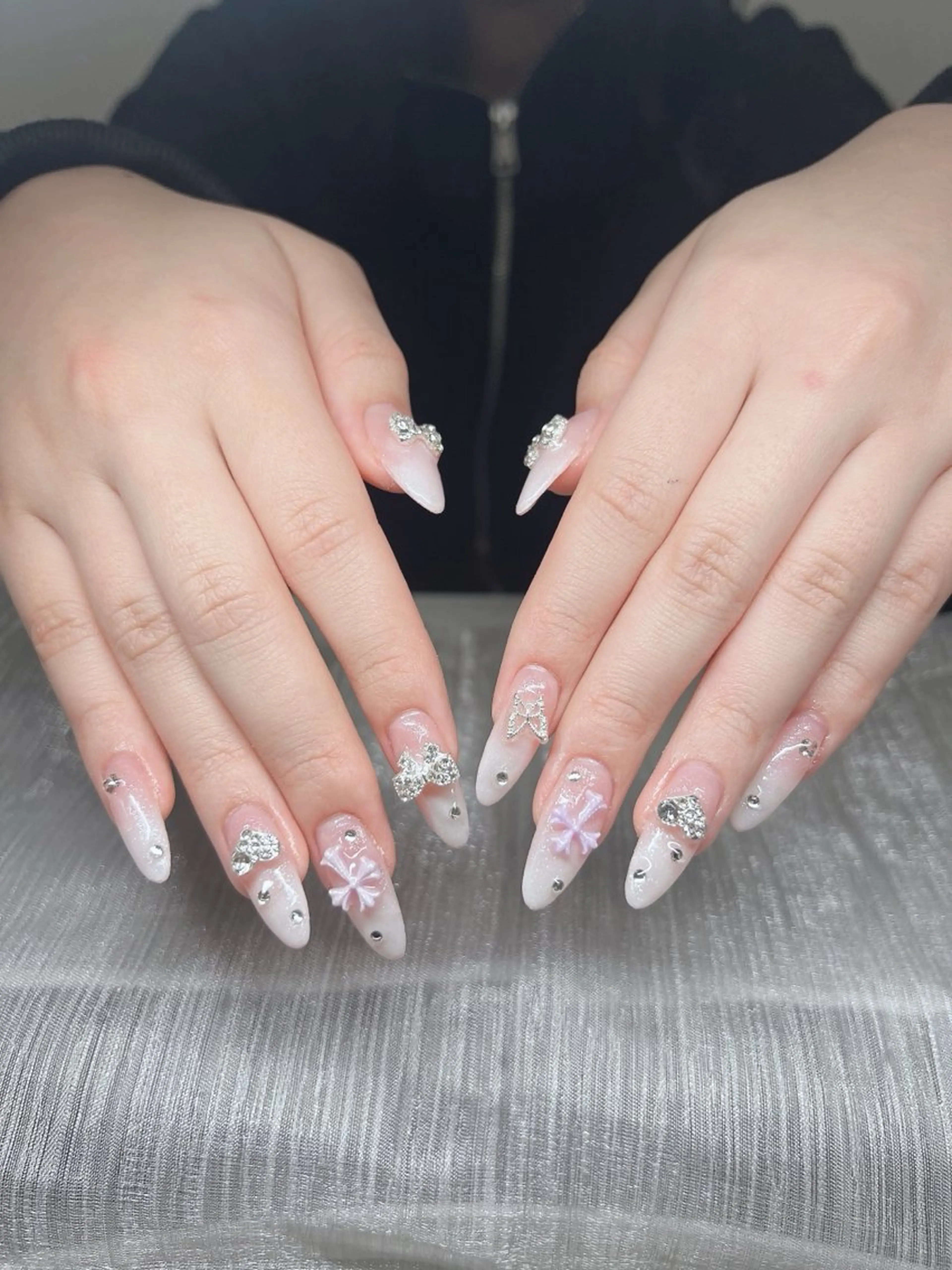 ネイル 長さ出し グラデーション 卒業式 キラキラネイル マグネットネイル Lee Nails チップ長さだし専門店のネイルデザイン