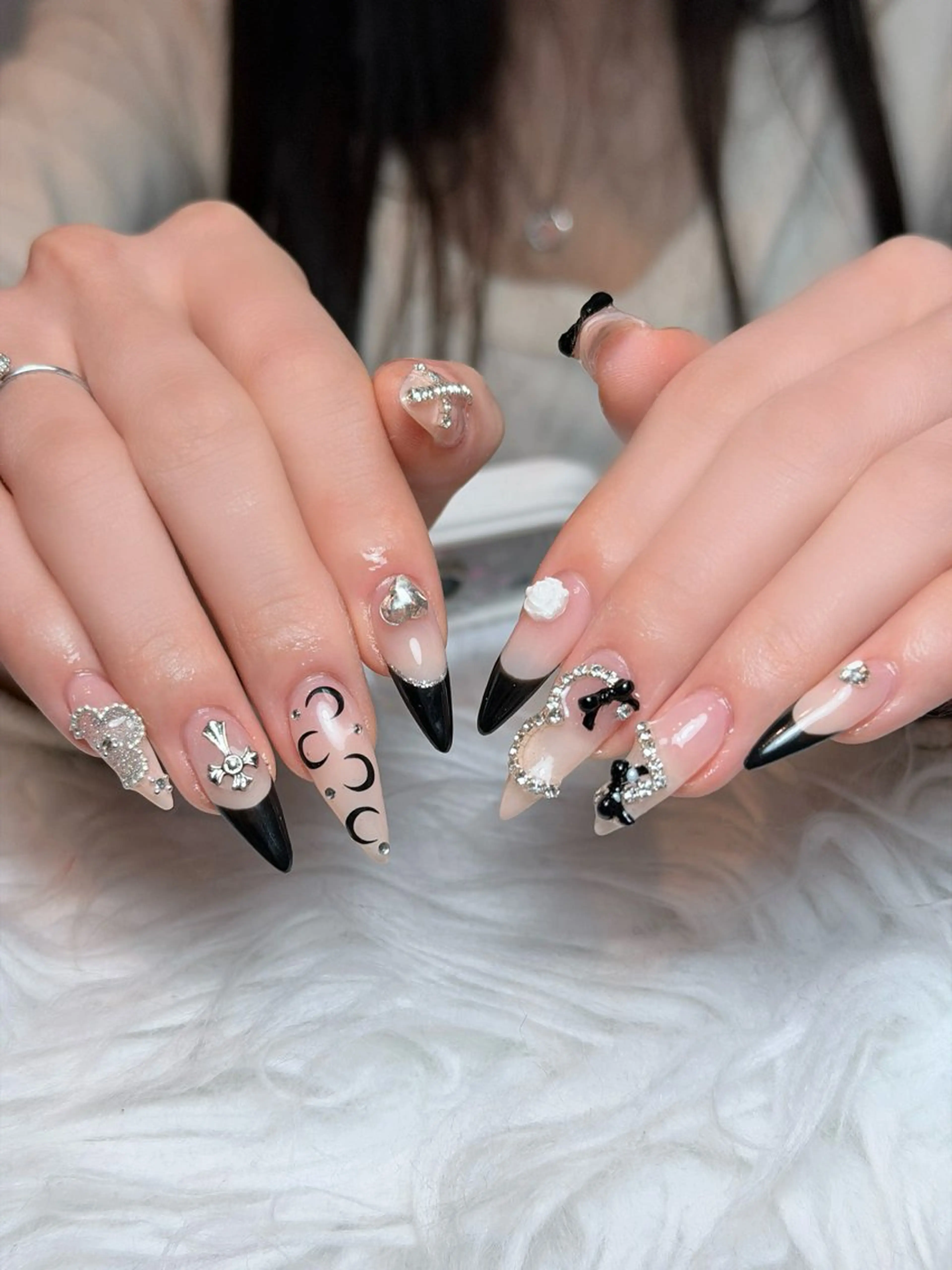 ネイル オーロラネイル ボルドー ブラウン 氷ネイル・うるうるネイル キラキラネイル ハンドネイル Julli NailStudioのネイルデザイン