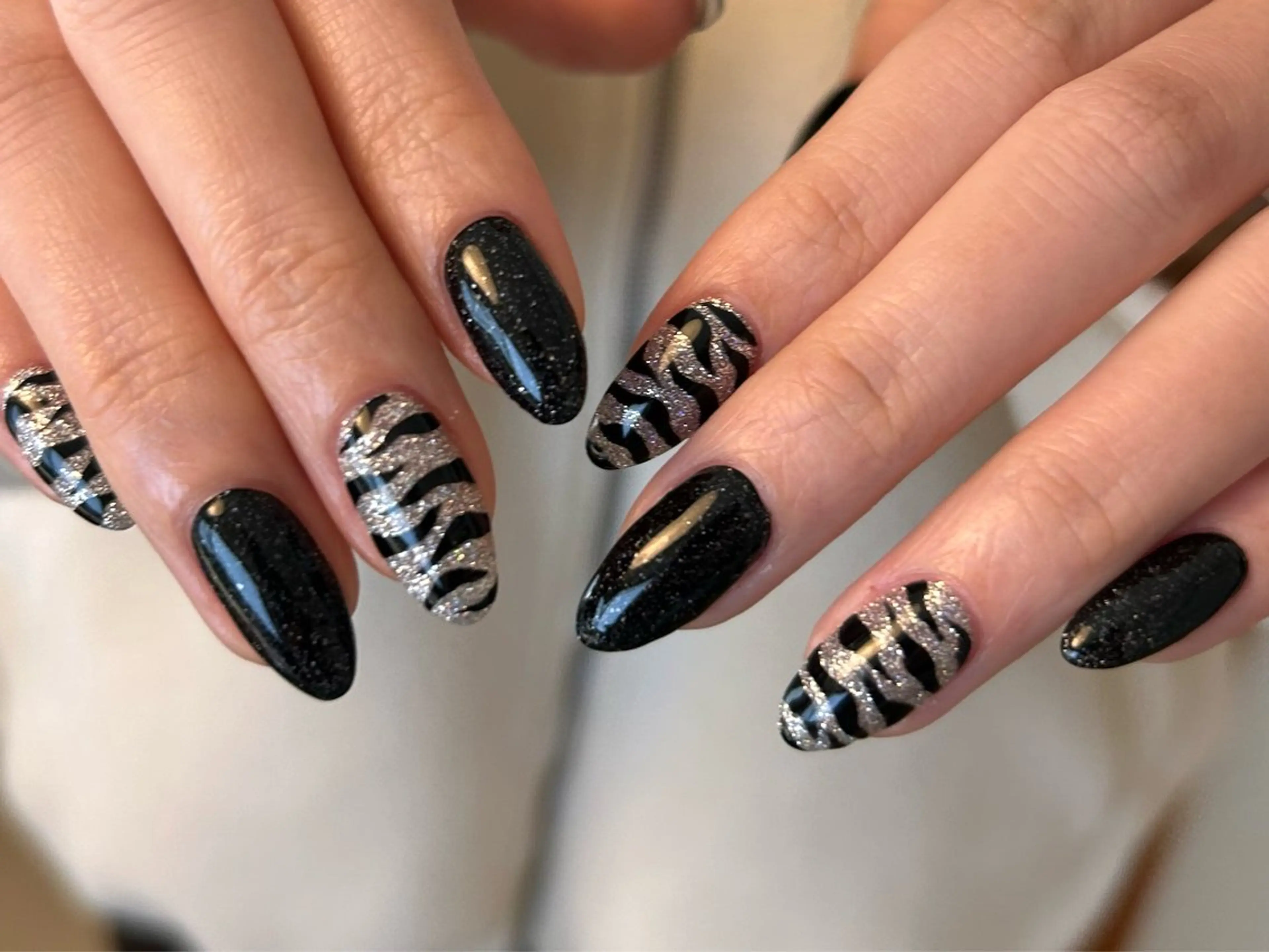 ネイル アニマル柄 フラッシュネイル ハンドネイル Re   HEUR所属・Re HEURのネイルデザイン