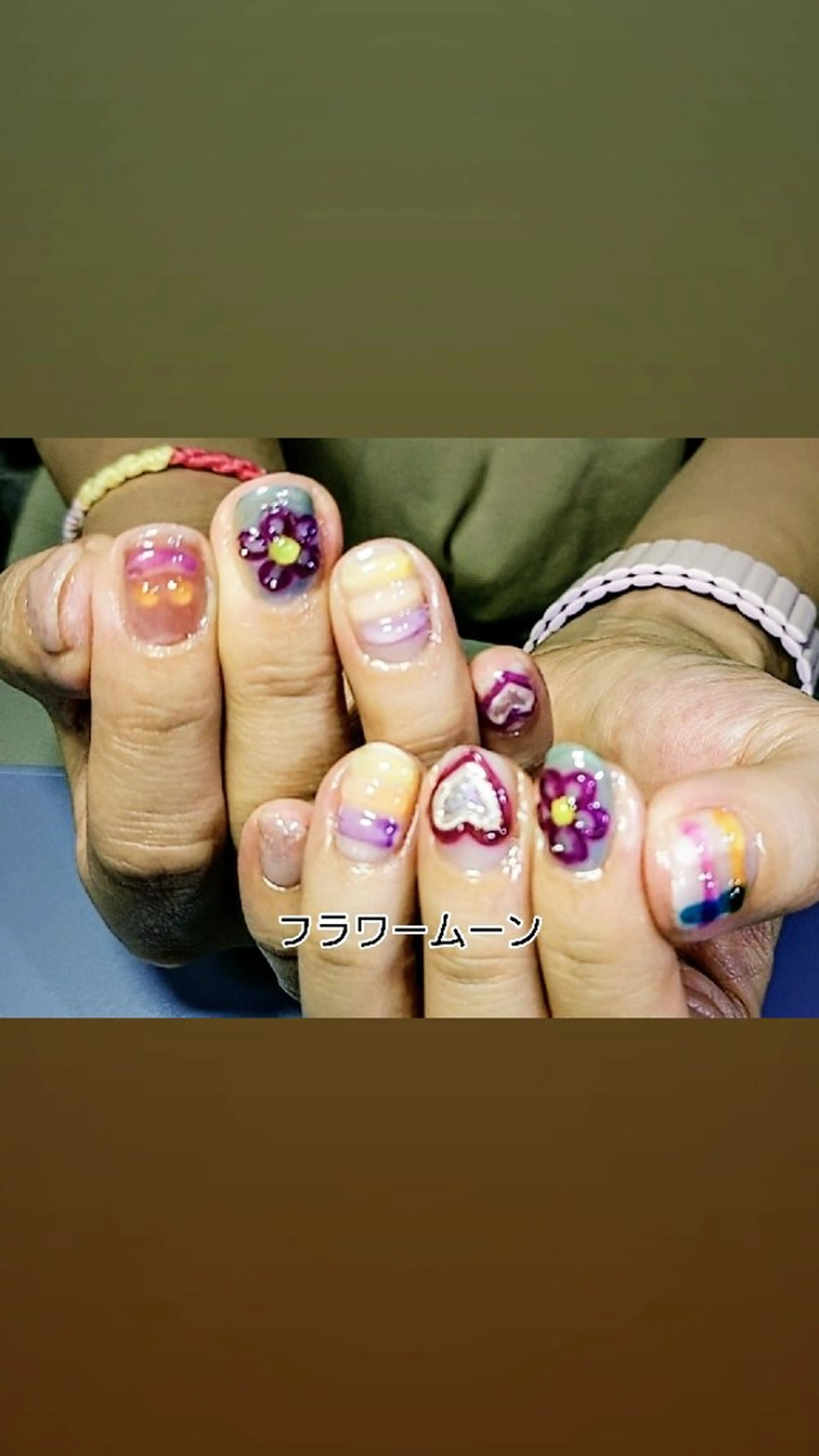 ネイル ハンドネイル ハンドケア フラワー ムーンのネイルデザイン