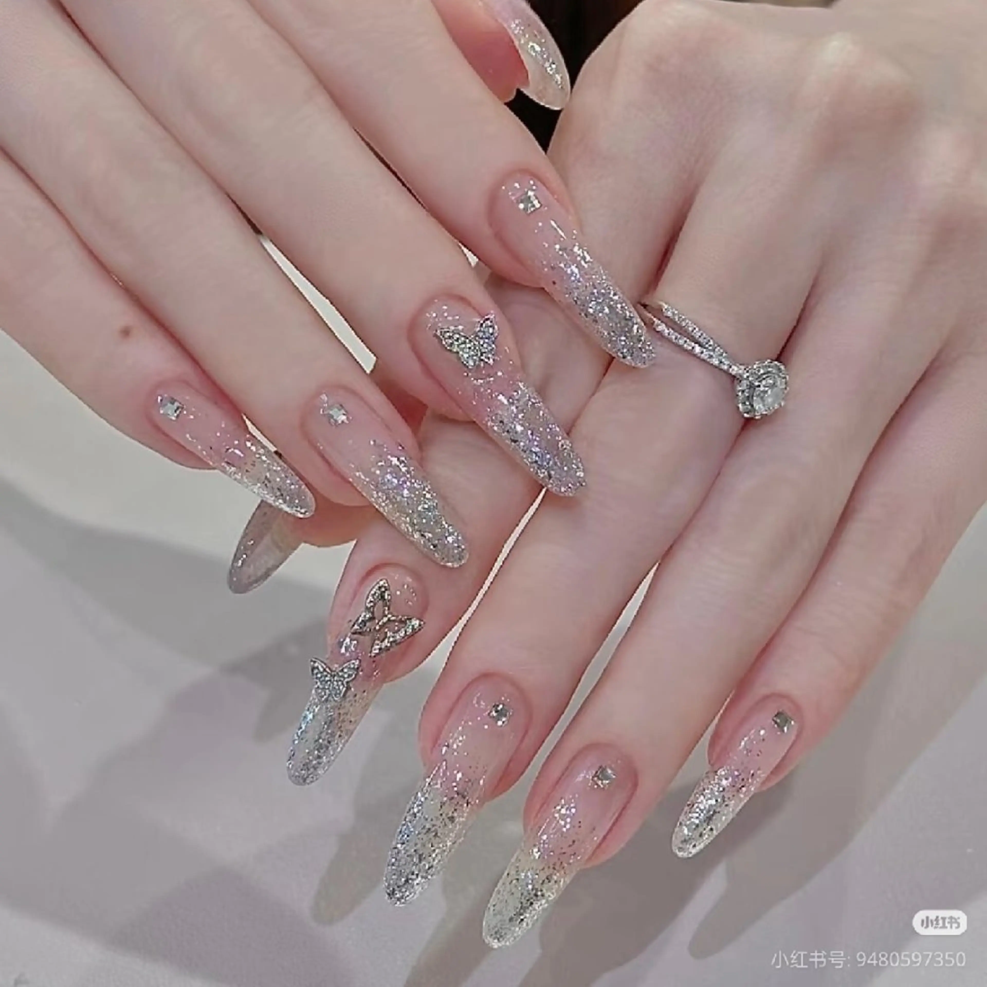 ネイル 鈴木 彩星のネイルデザイン