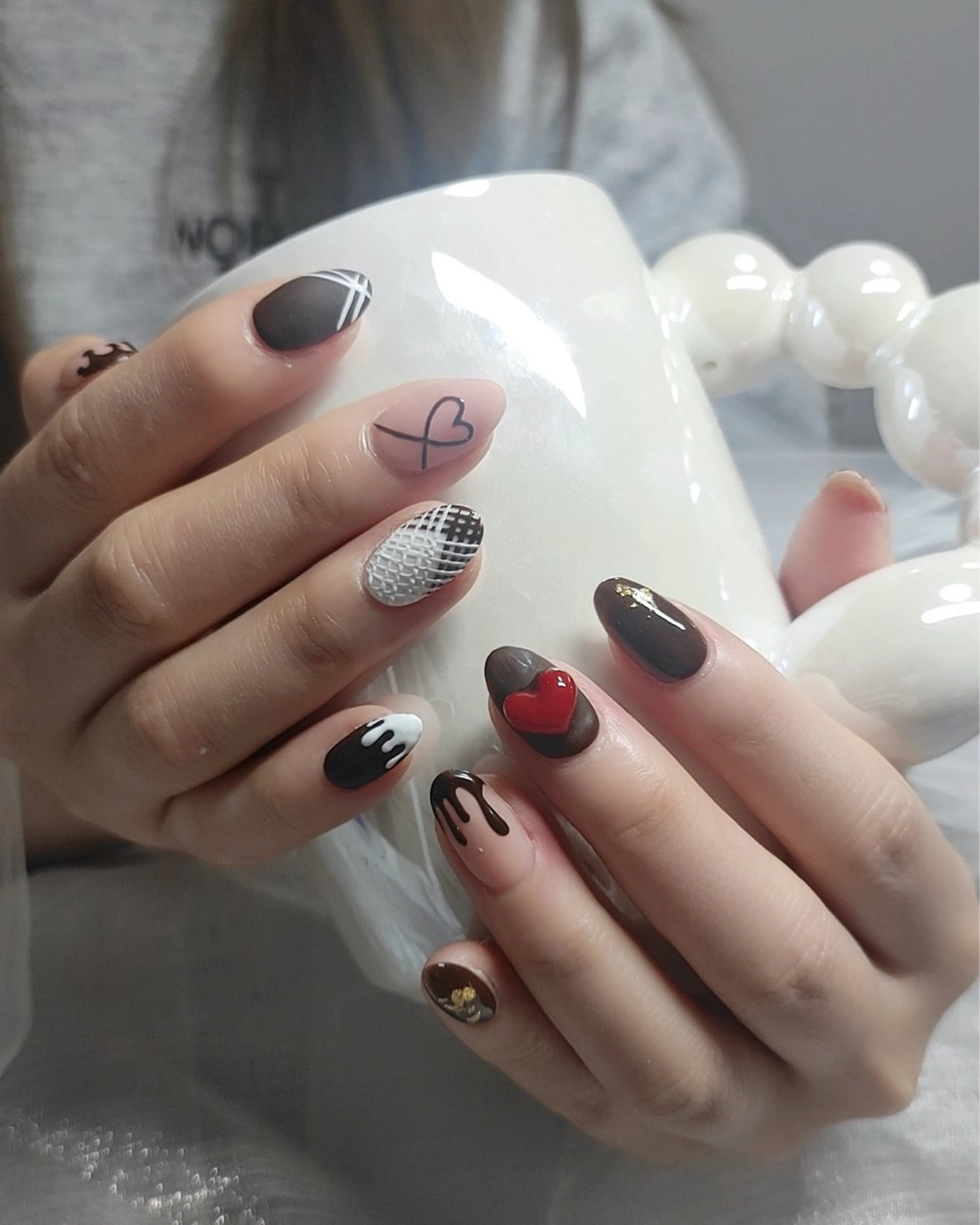 ネイル バレンタイン ハンドケア ＆ME アンドミーのネイルデザイン