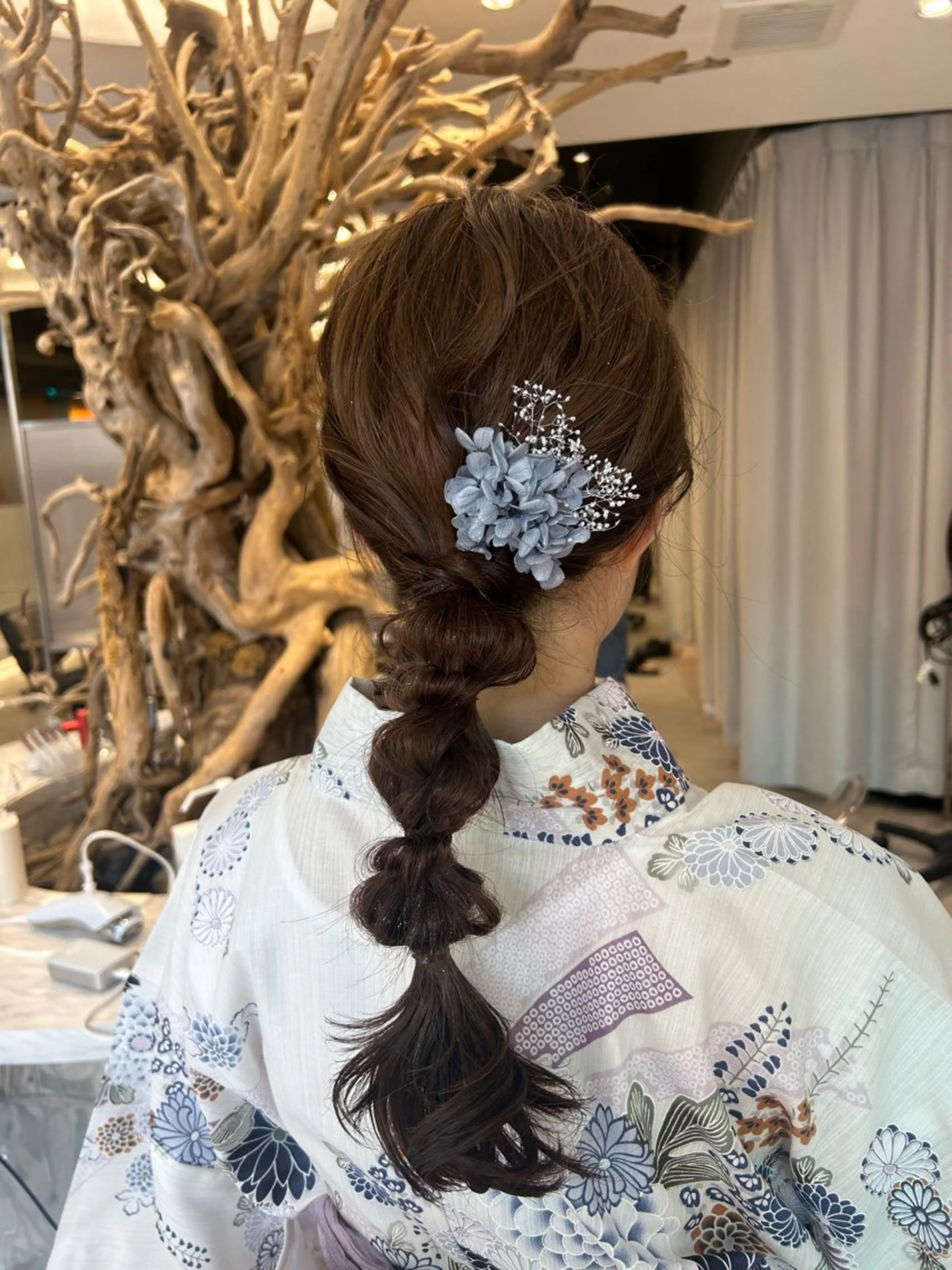 ロング 透け感ベージュ ／ミハルのヘアスタイル