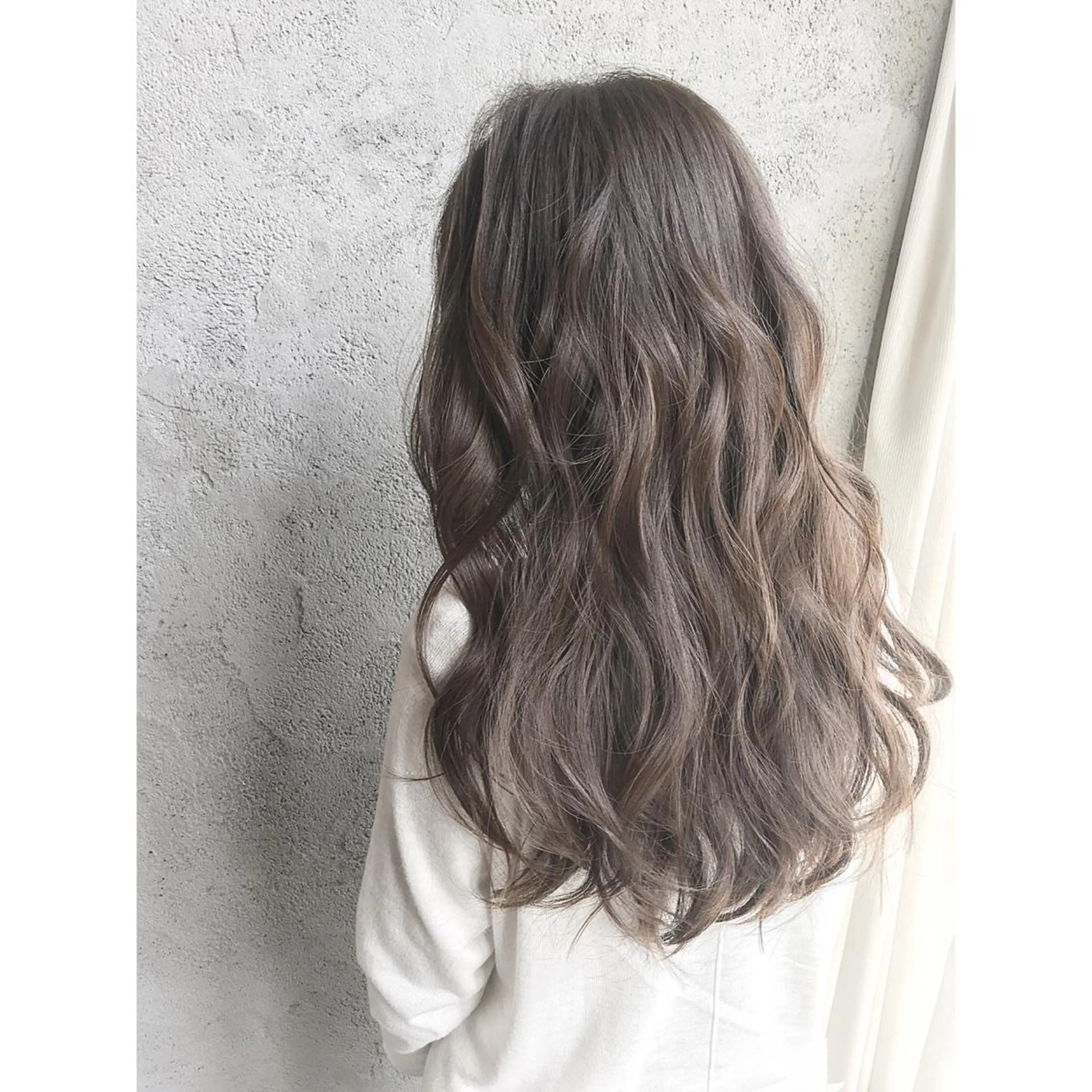 ロング カラー ブリーチ ハイライトカラー ハイライト EMANON天神所属・Hitomi Ezakiのヘアスタイル