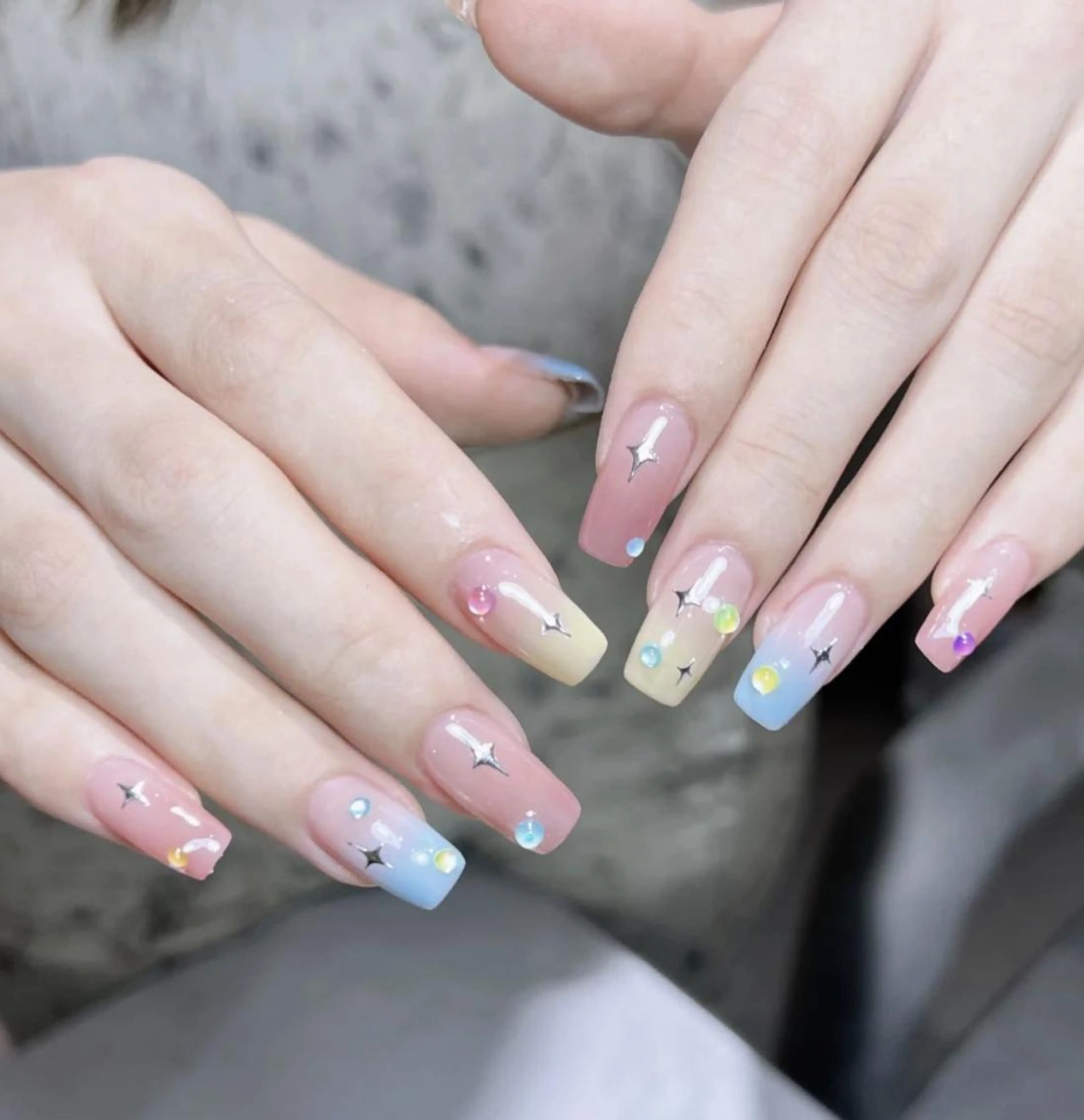 ネイル アートネイル 長さ出し ネイルチップ Queens みなみのネイルデザイン