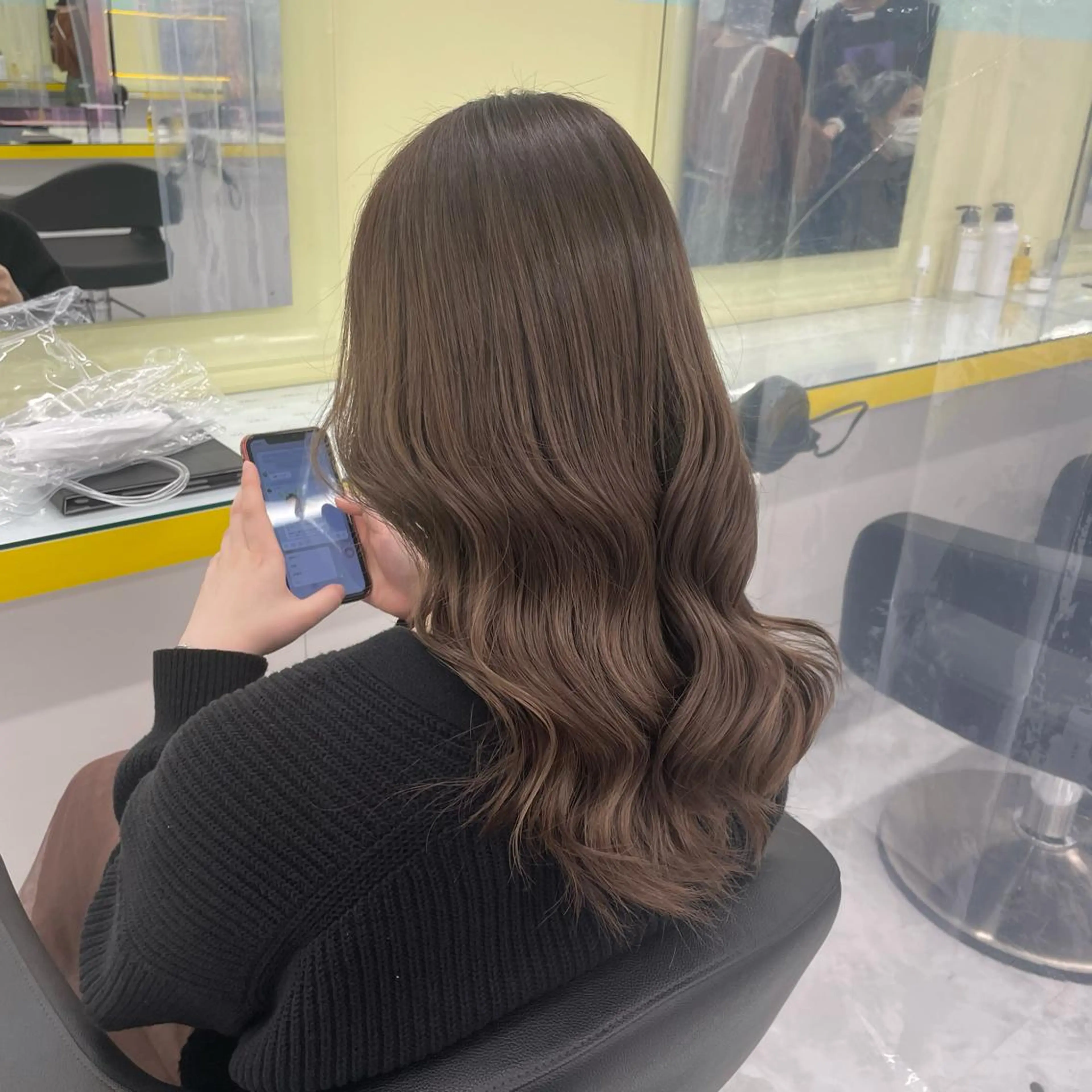 ミディアム カラー ヘアアレンジ カット ヘアカラー トリートメント ヘッドスパ ヘアセット ☁️縮毛矯正✖️ 透明感☁️りくのヘアスタイル