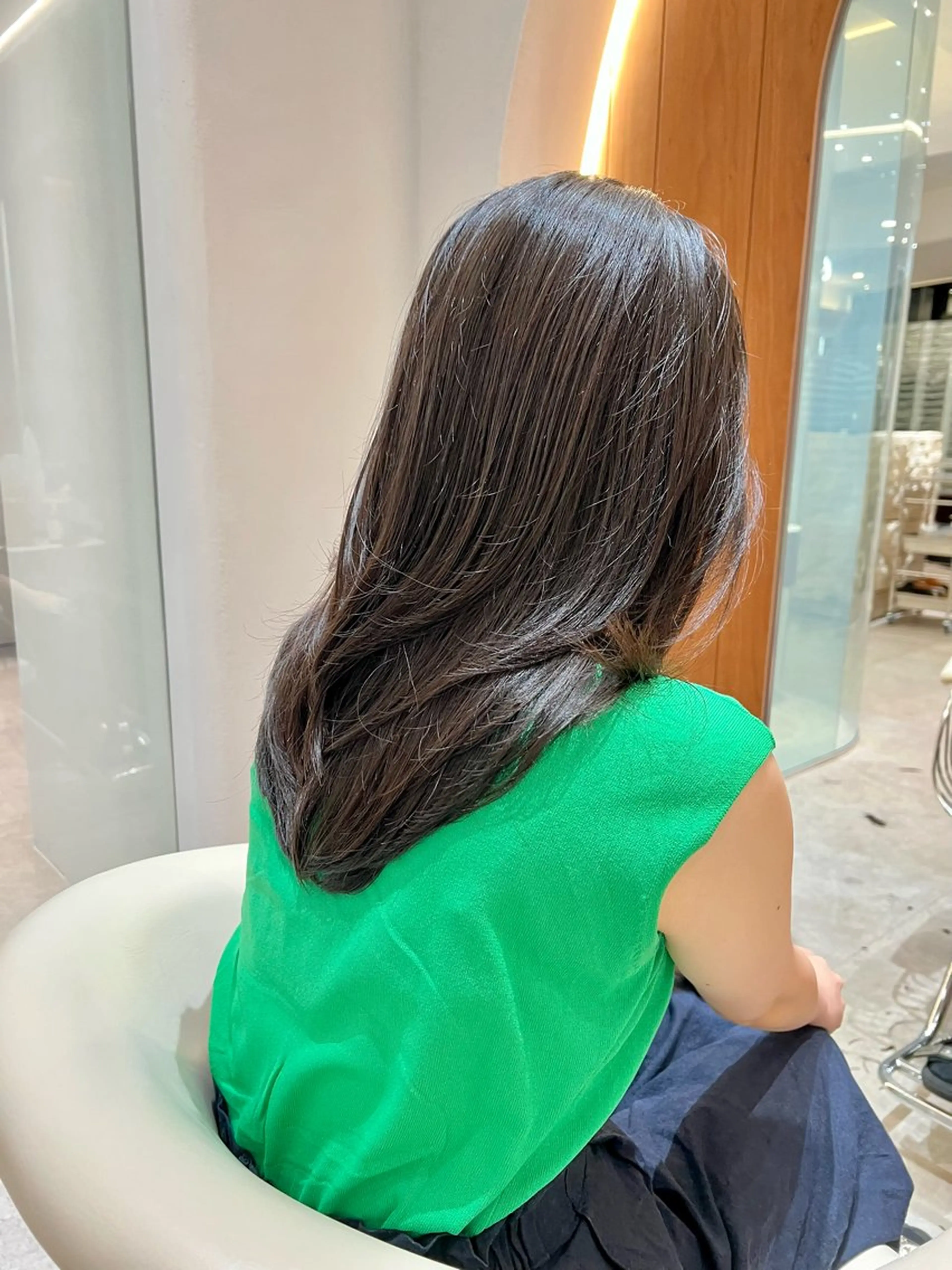 ミディアム カラー 黒髪 ブルーカラー ブルーブラック 韓国風ヘア レイヤーカット カット ヘアカラー ヘアセット 韓国レイヤー🇰🇷 韓国研修◎渋谷カイトのヘアスタイル