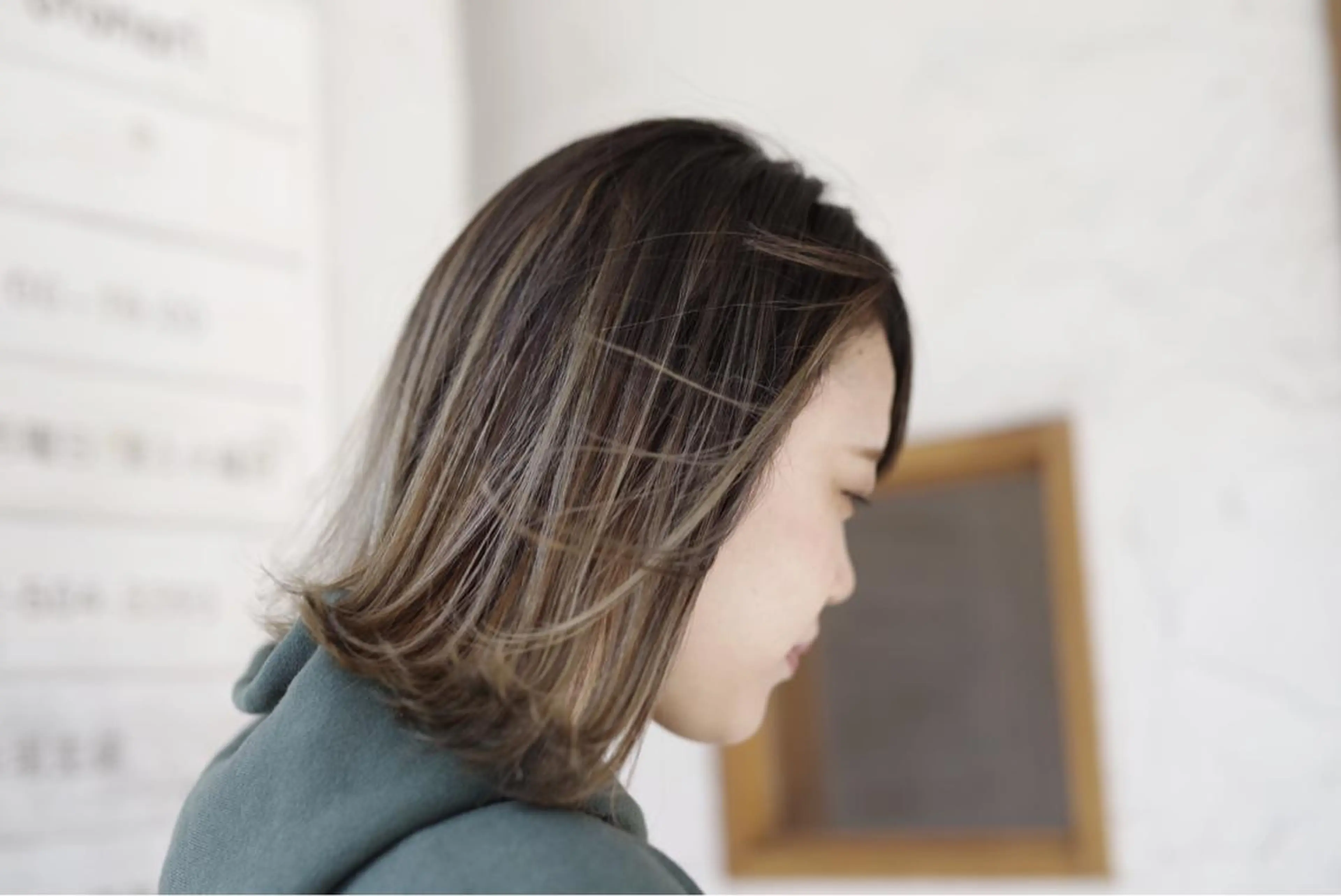 ミディアム カラー ハイライトカラー 外国人風カラー ハイライト sky所属・くわやま まさきのヘアスタイル