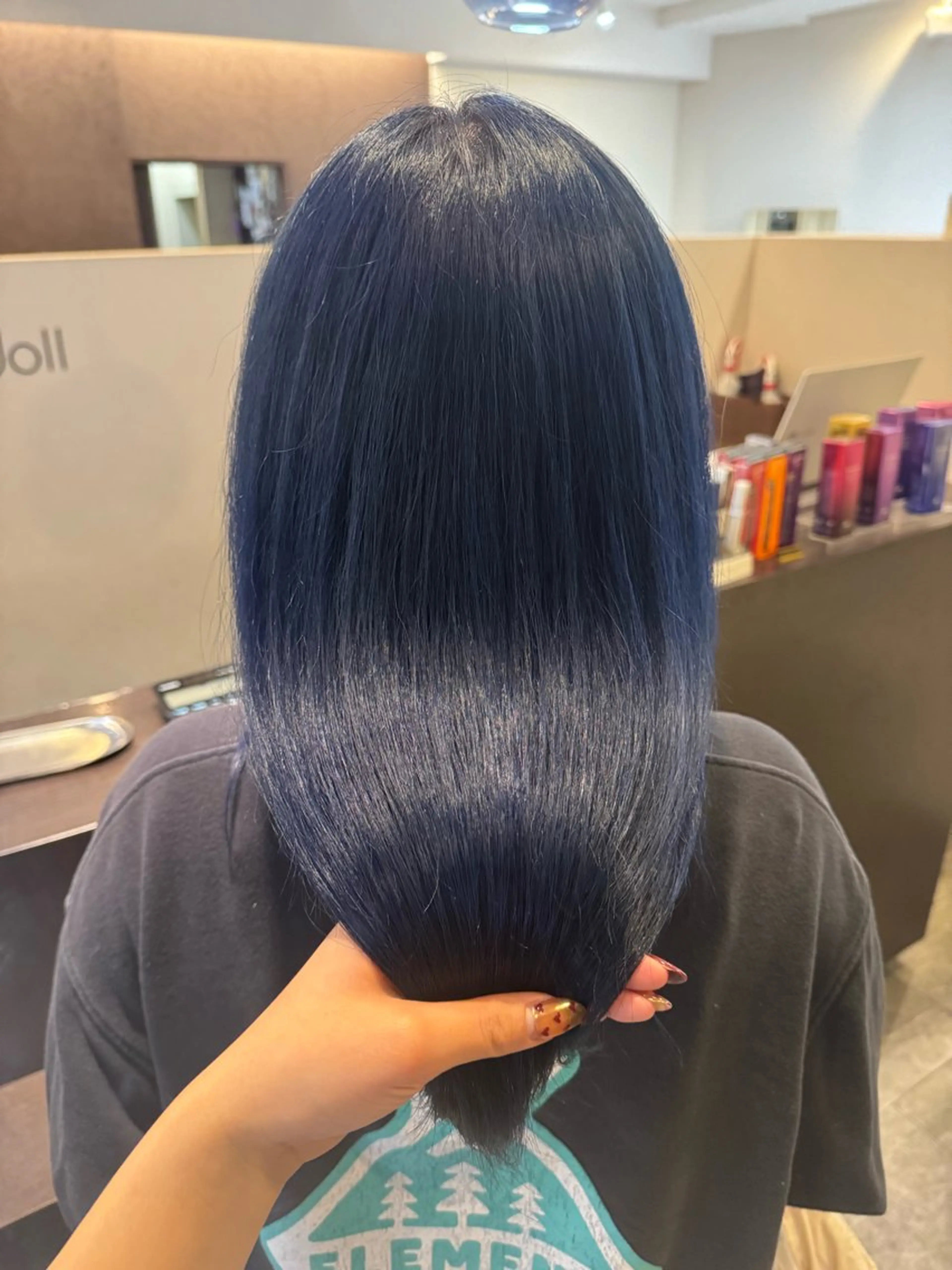 セミロング カラー ブリーチ grandoll本店所属・葛城 咲羽のヘアスタイル