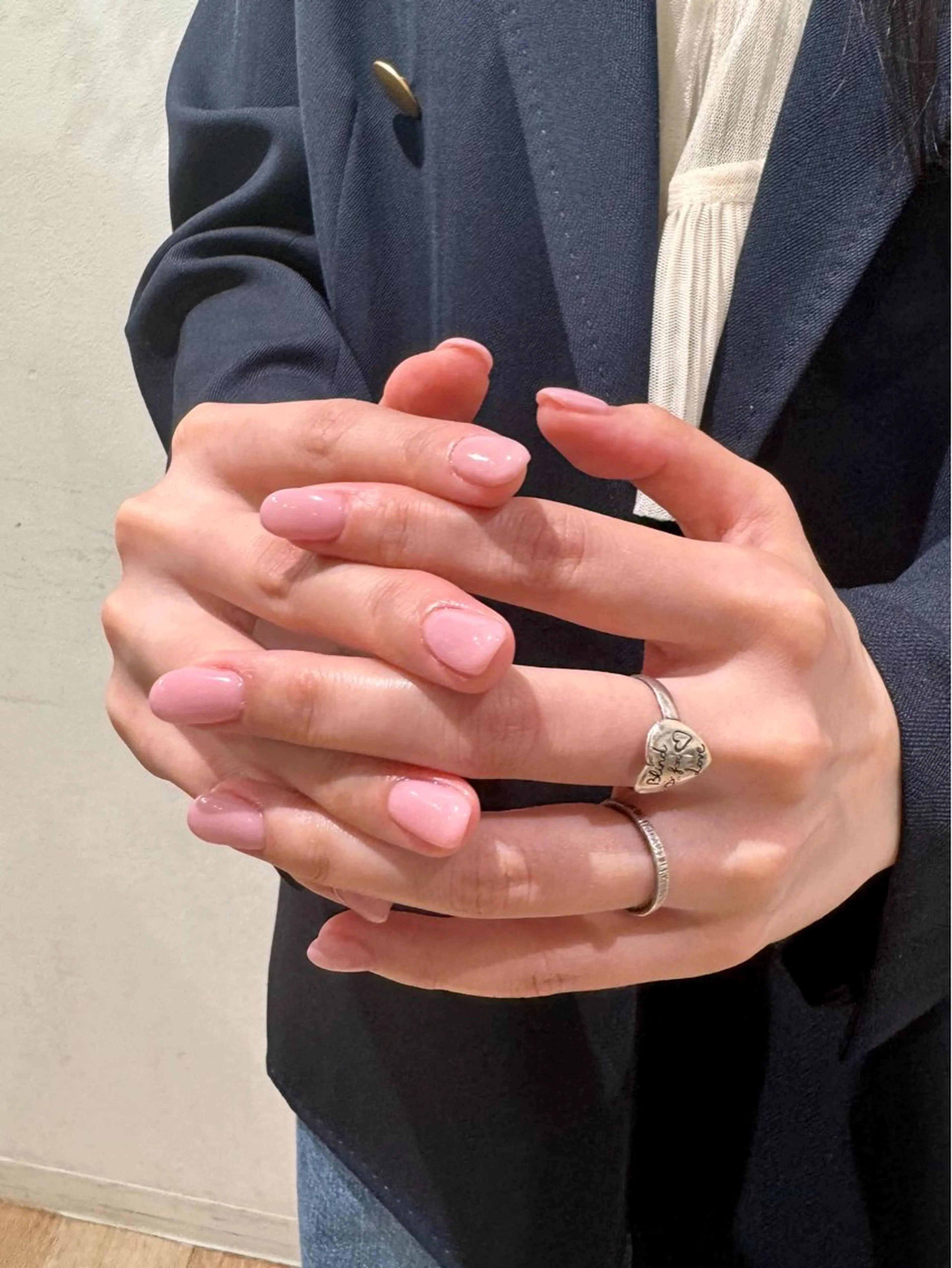 ネイル ジェルネイル オフィスネイル ピンク ピンクベージュ 𝙎𝙚𝙞𝙧𝙖 ☆カット/パーマのヘアスタイル