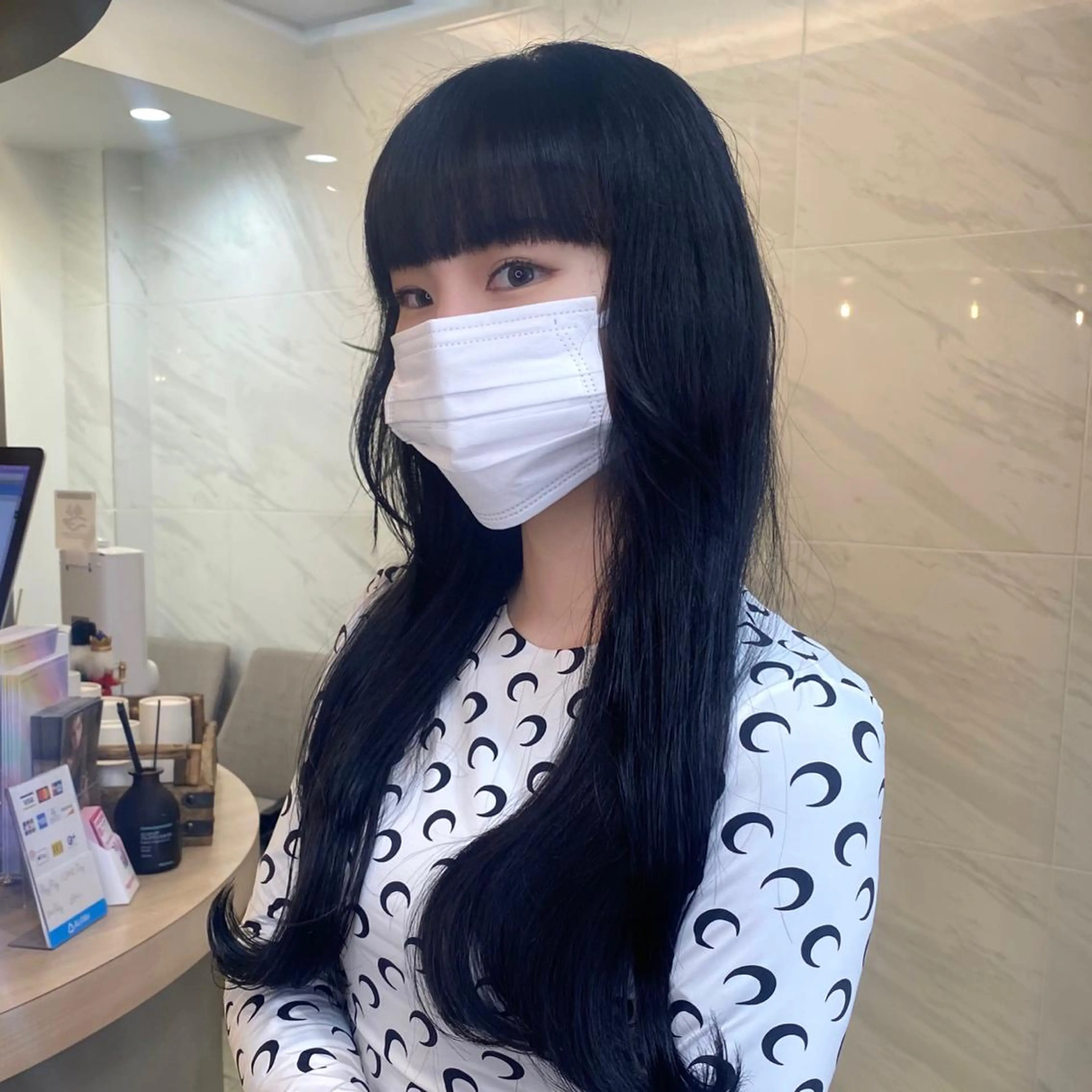 ロング SHIN レイヤー‪‪カットのヘアスタイル