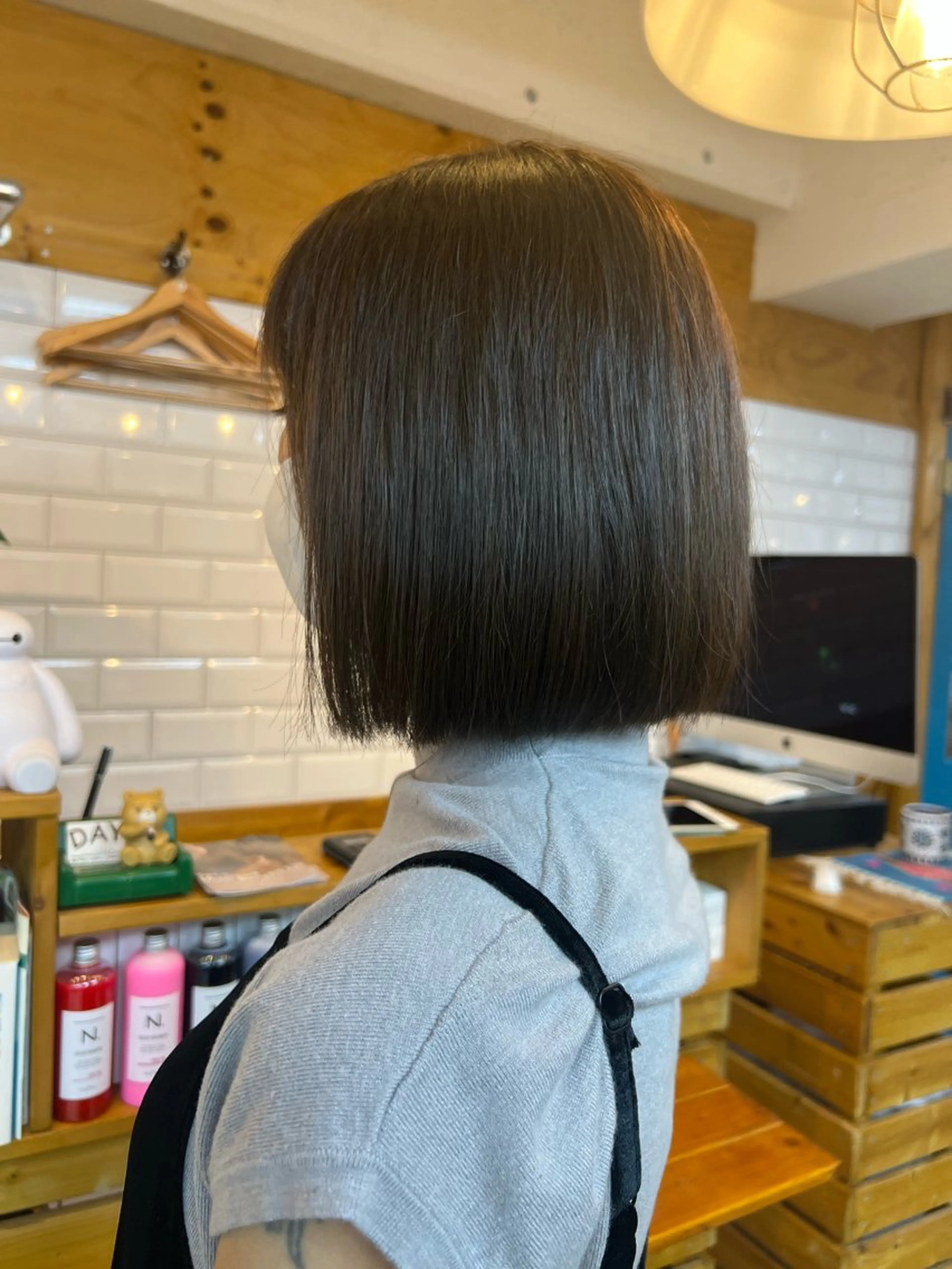 ショート カラー 切りっぱなしボブ ベージュカラー ボブ KANA/ボブ/ インナーカラー/艶髪のヘアスタイル