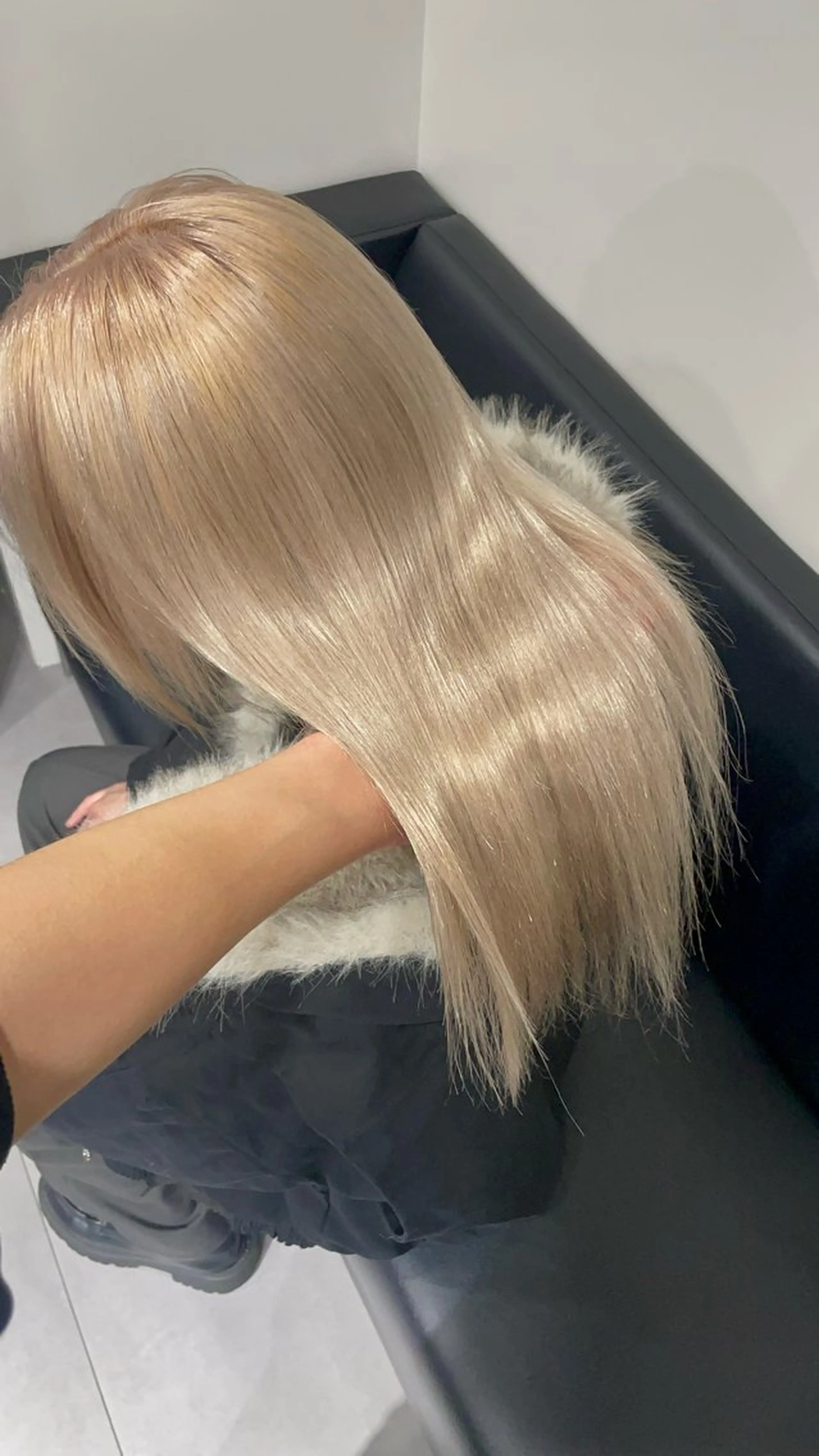 カラー ベージュカラー ミルクティーベージュ ヘアカラー ikiRu ハイトーン/渋谷のヘアスタイル