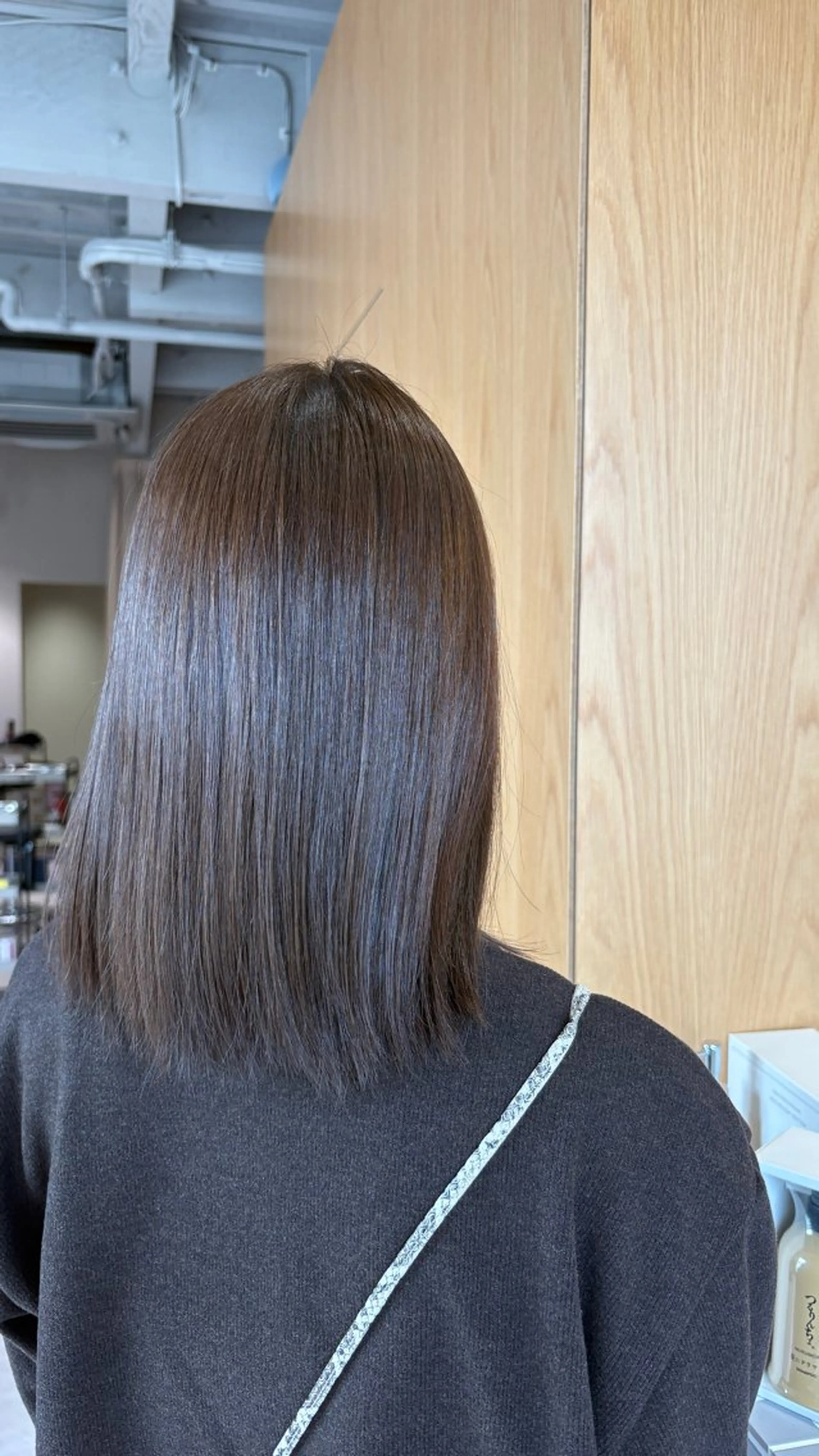 ミディアム ヘアカラー 井山 葵のヘアスタイル