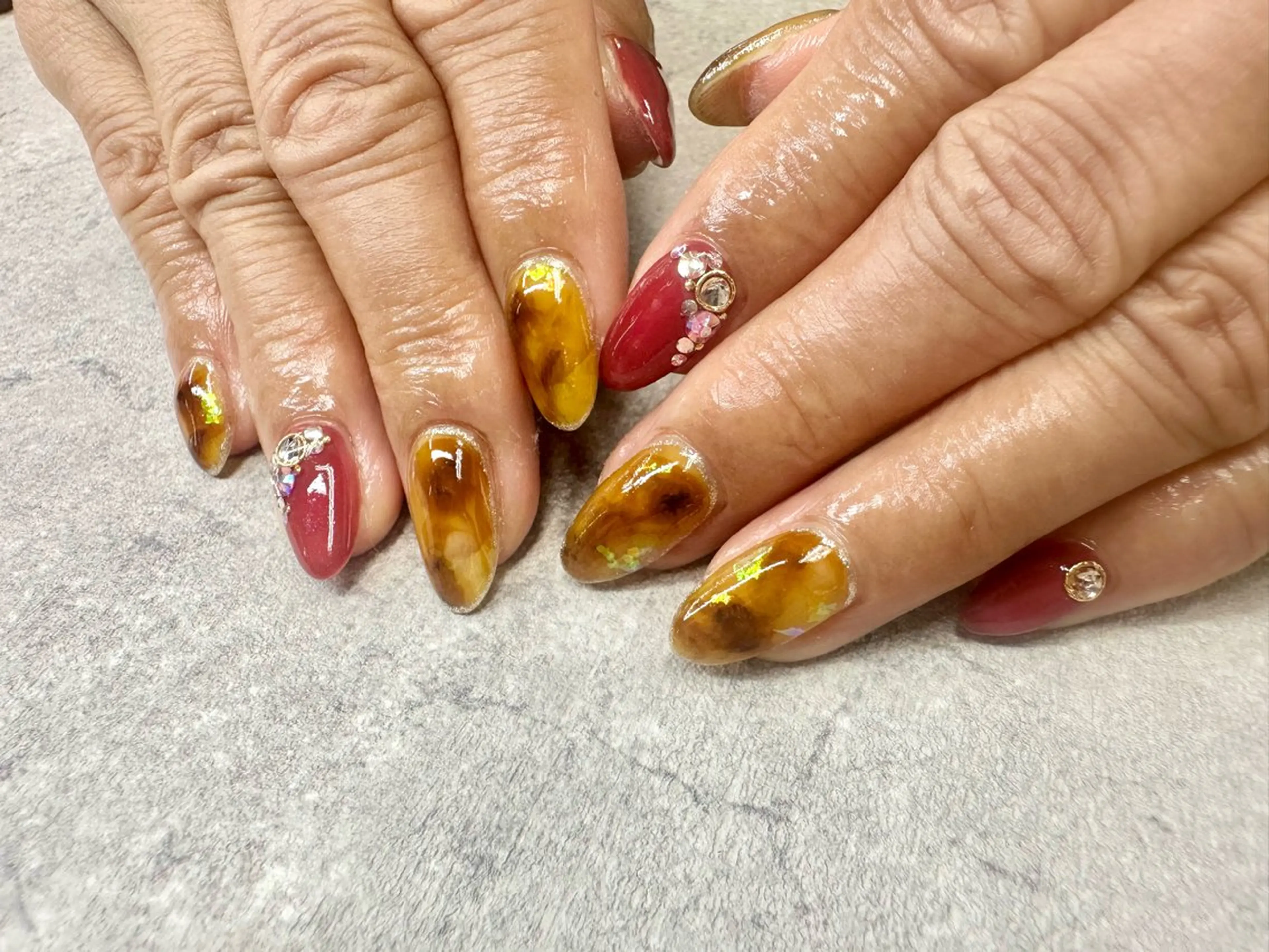 ネイル フットネイル フレンチネイル グラデーション キラキラネイル 韓国ネイル ハンドネイル 高多 瑠美のネイルデザイン