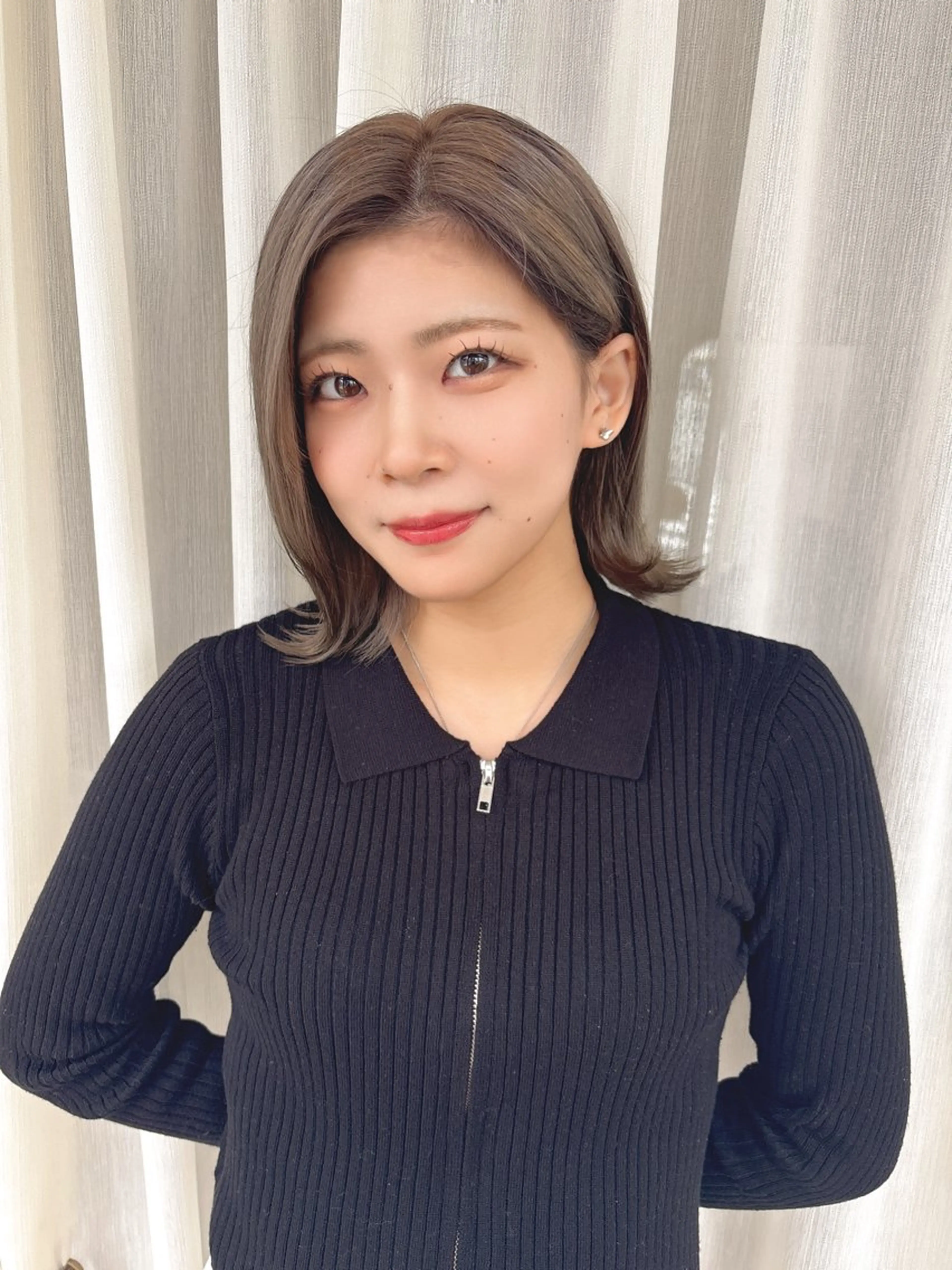 ミディアム カラー グレージュ mile所属・mile 〔東二見〕のヘアスタイル