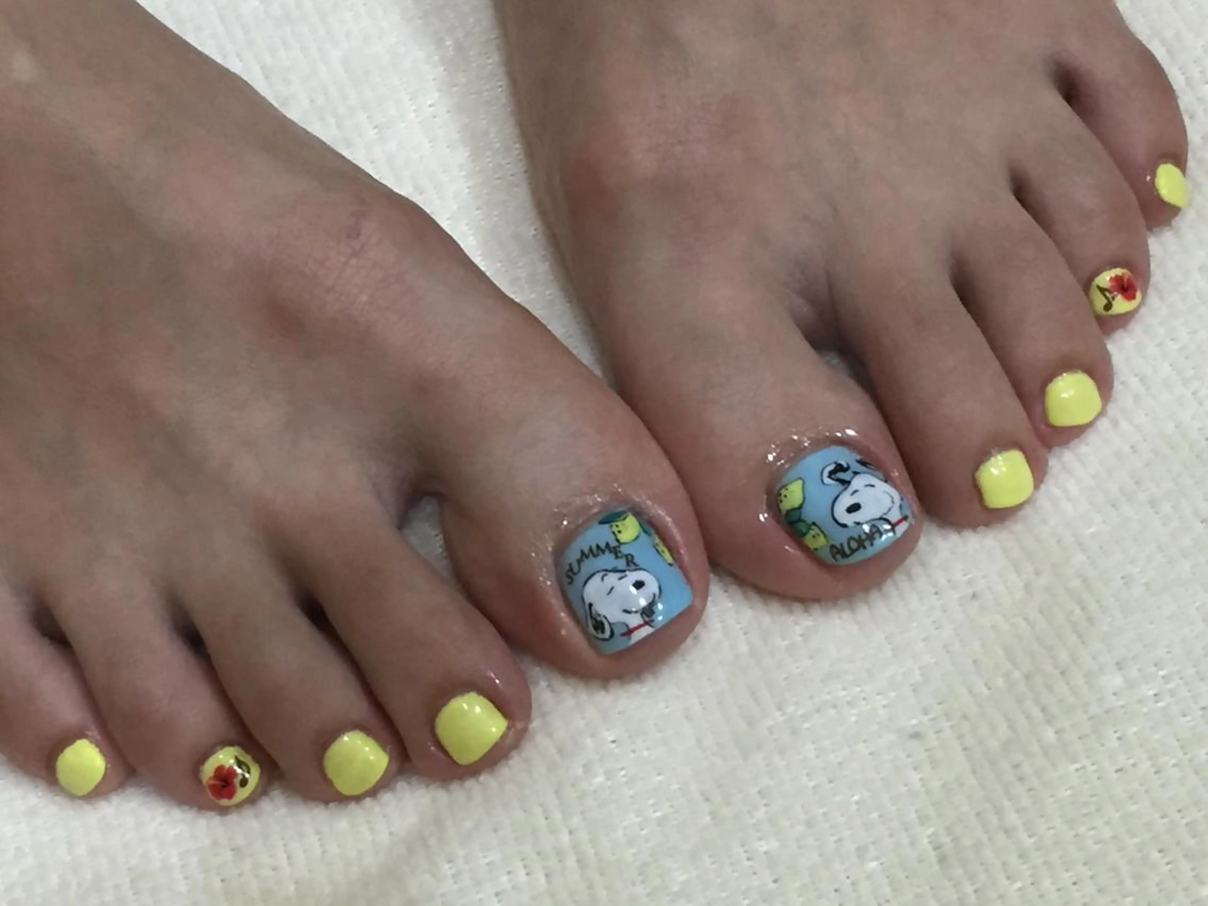 ネイル フットネイル Sympa 𝓜iwako🐰ᩚのネイルデザイン