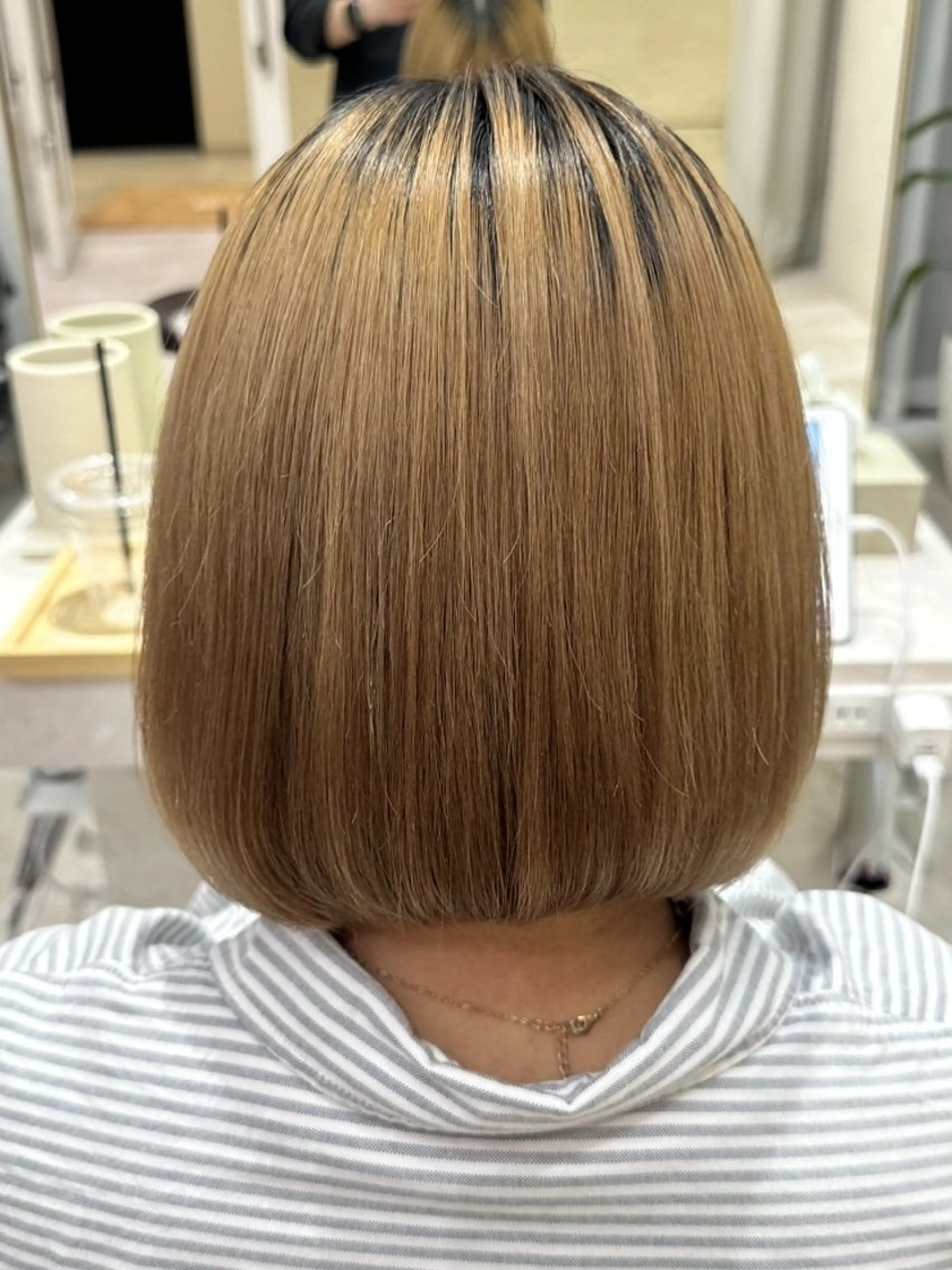 ミディアム 酸性ストレート Allons所属・CHI KAのヘアスタイル