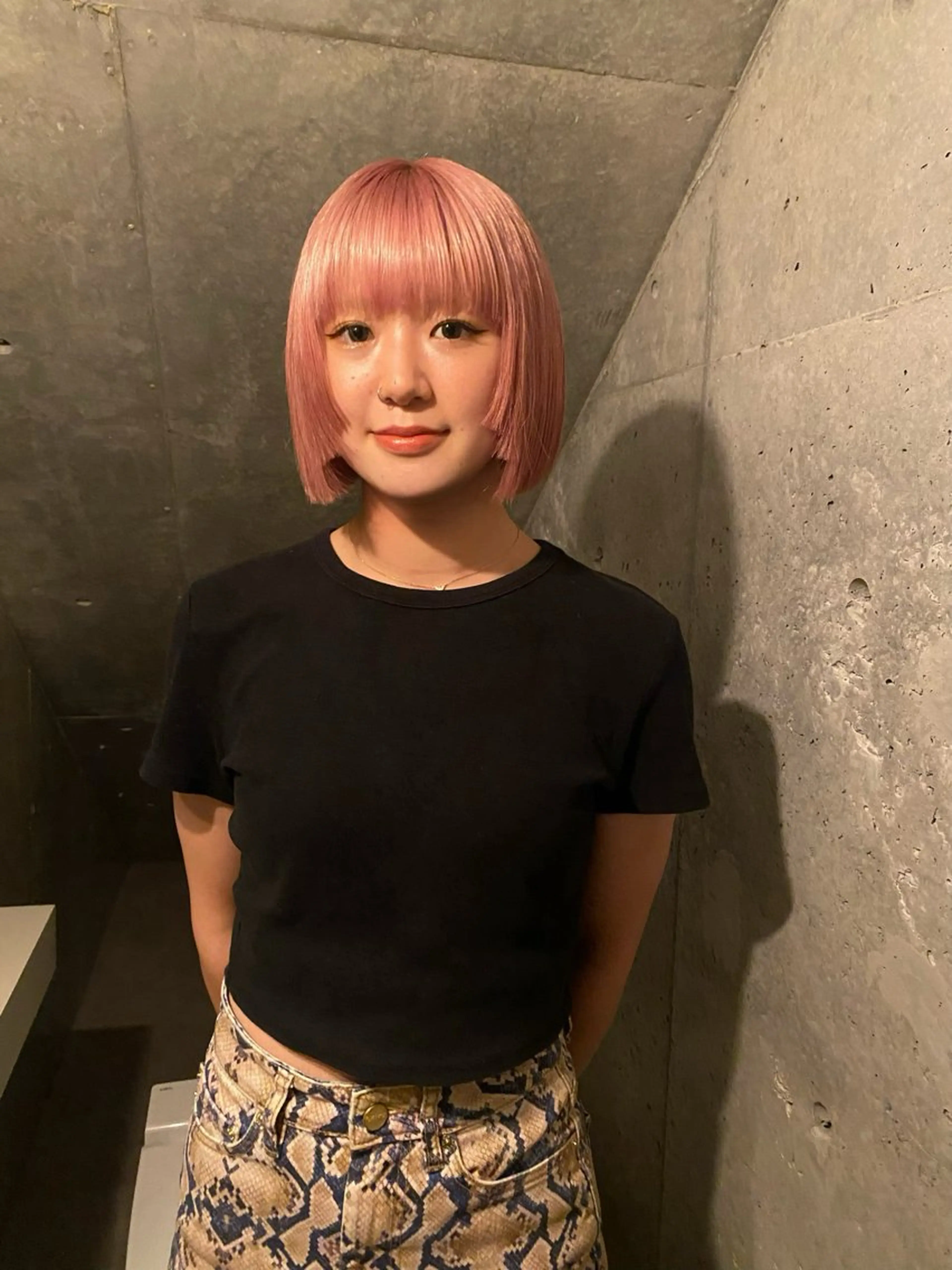 ミディアム カラー ヘアアレンジ ブロンド ピンクカラー ホワイトピンク ヘアカラー トリートメント mina 🌷のヘアスタイル