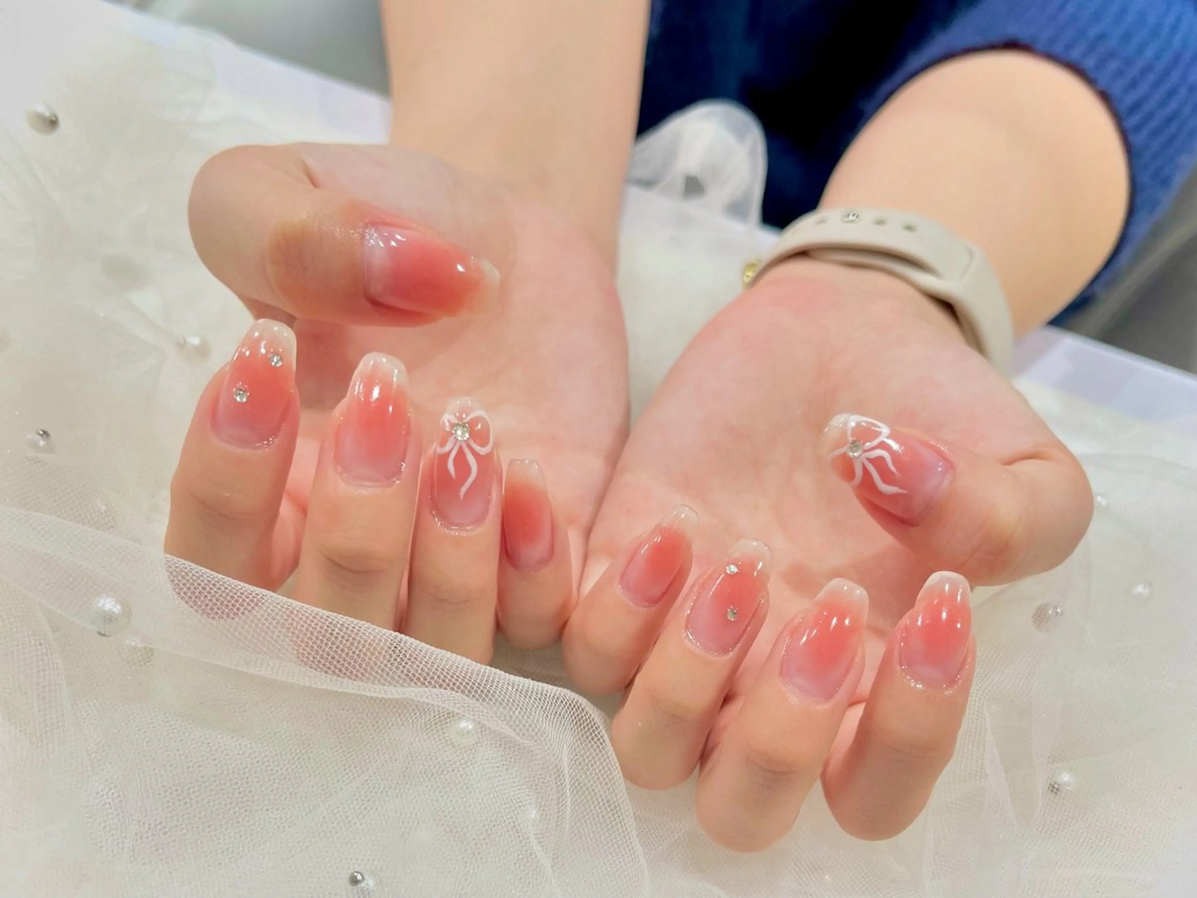 ネイル リボン ストーンネイル ハンドネイル Nail salon Cielel⟡Ayaのネイルデザイン
