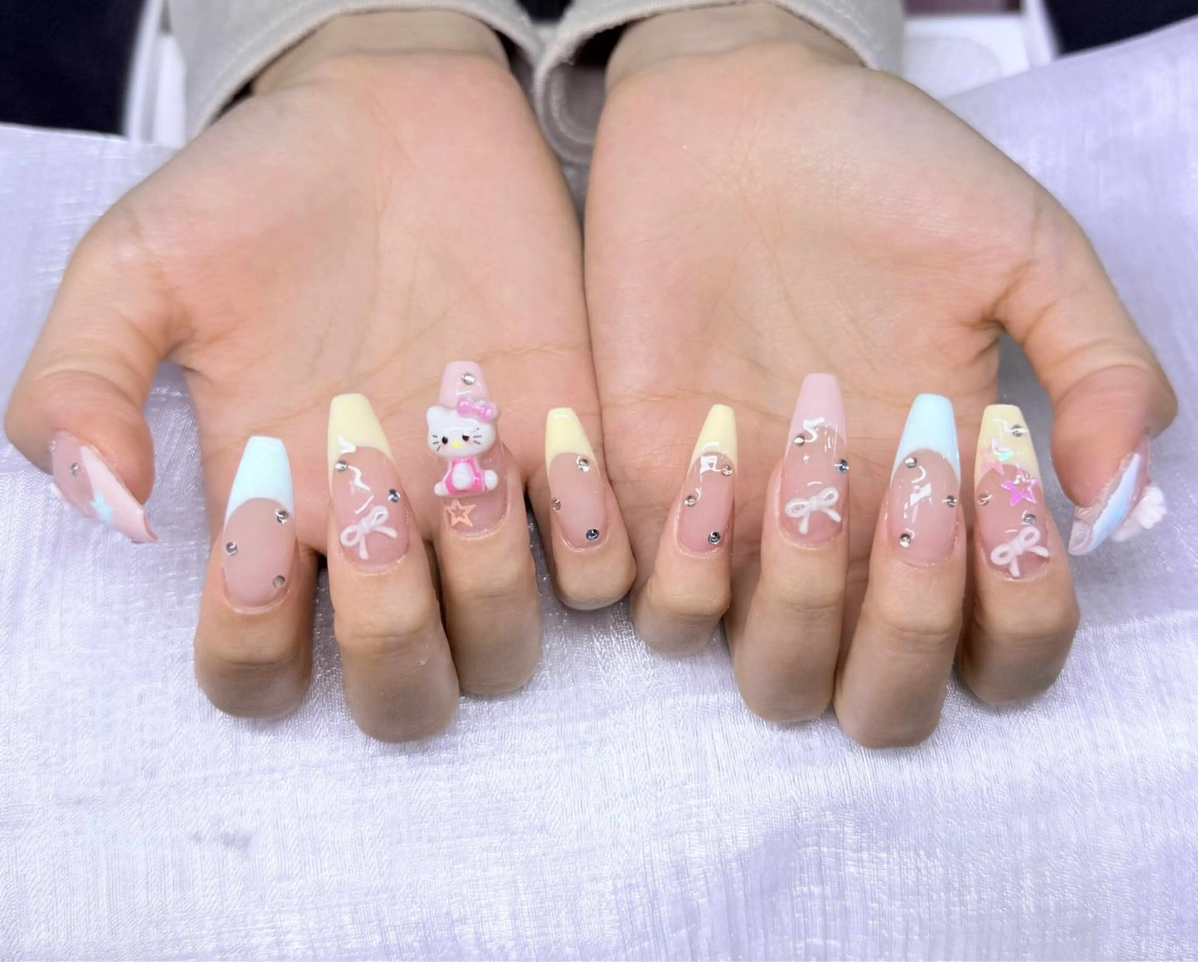 ネイル 長さ出し グラデーション 卒業式 キラキラネイル マグネットネイル ハンドネイル Lee Nailsのネイルデザイン