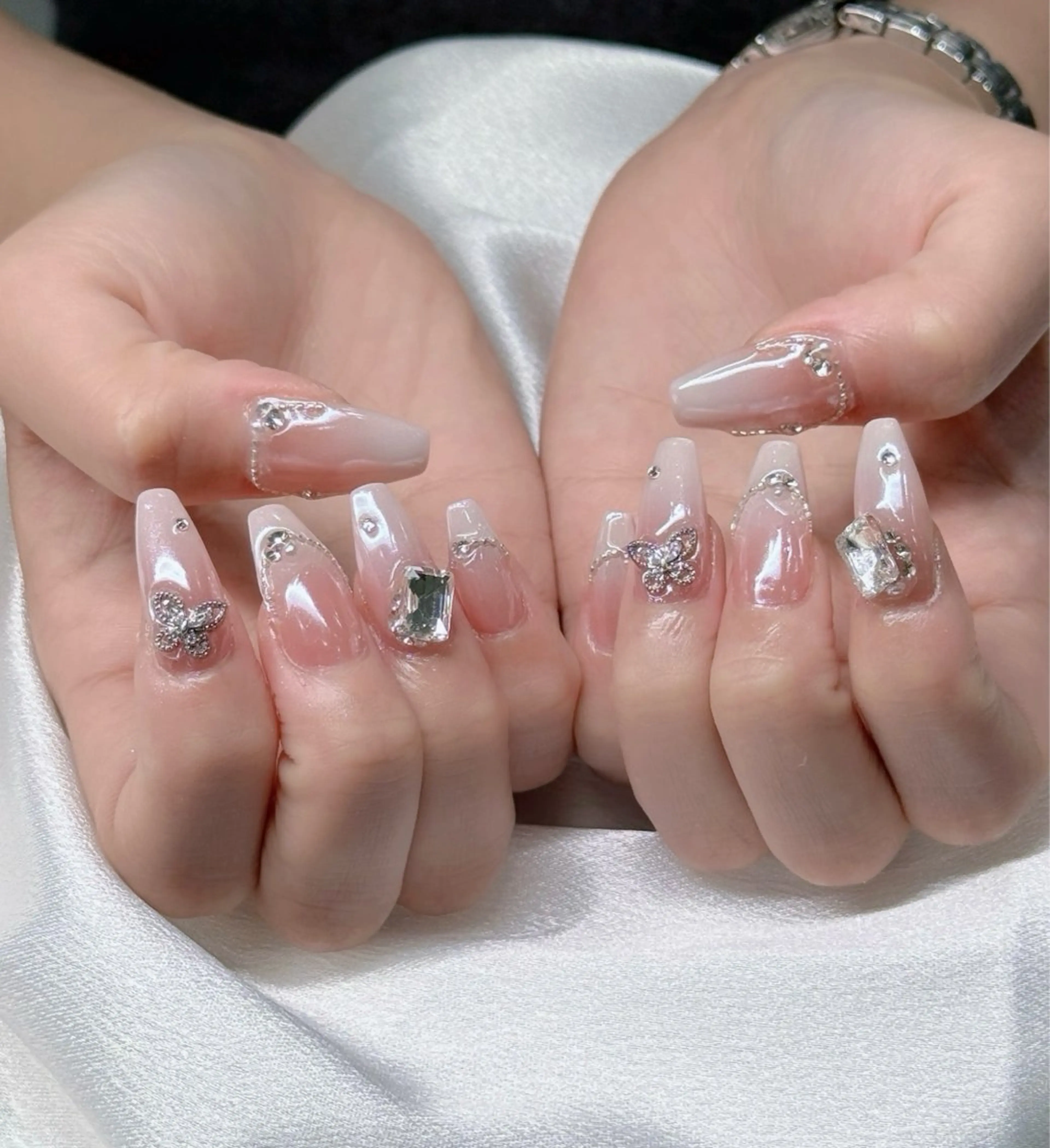 ネイル アートネイル チークネイル 氷ネイル・うるうるネイル 韓国ネイル マグネットネイル ハンドネイル NAILS168 新大久保店のネイルデザイン