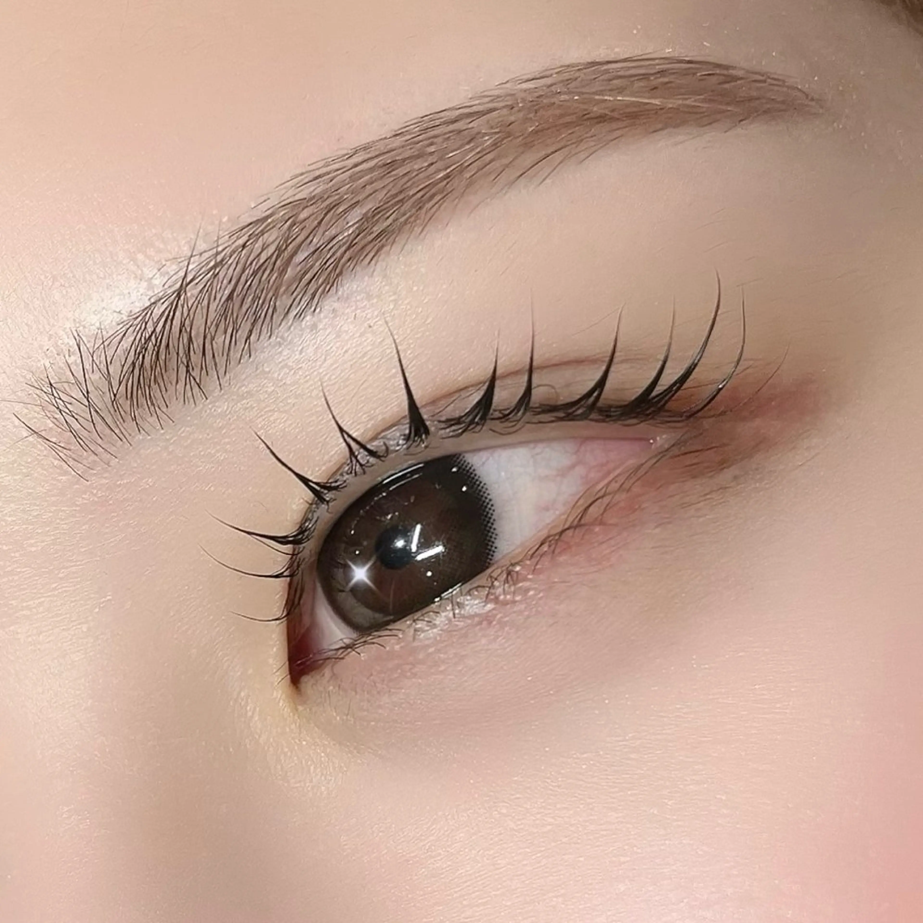 アイブロウ lrie ／  moeのマツエク・マツパデザイン