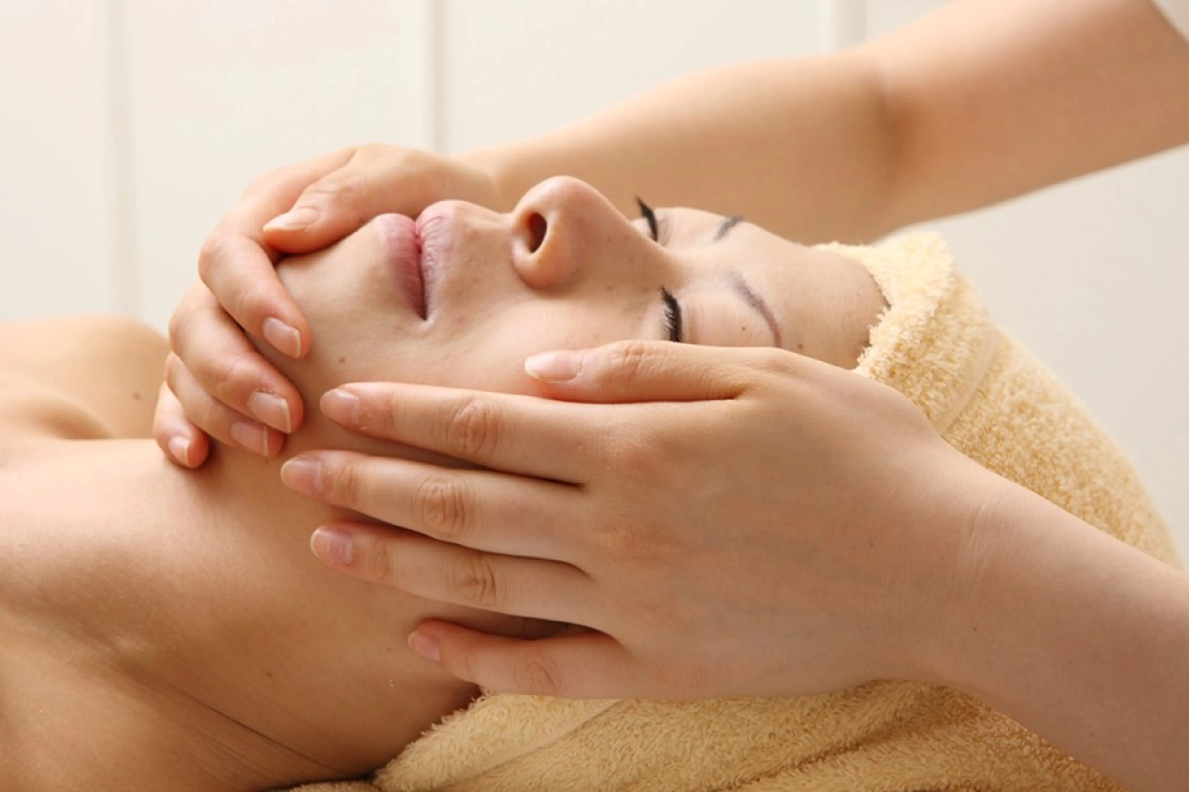 【U25限定】毛穴悩みの方⭕️毛穴ブラシで毛穴ごっそり毛穴ケア🍓フェイシャル✨《60分》の写真